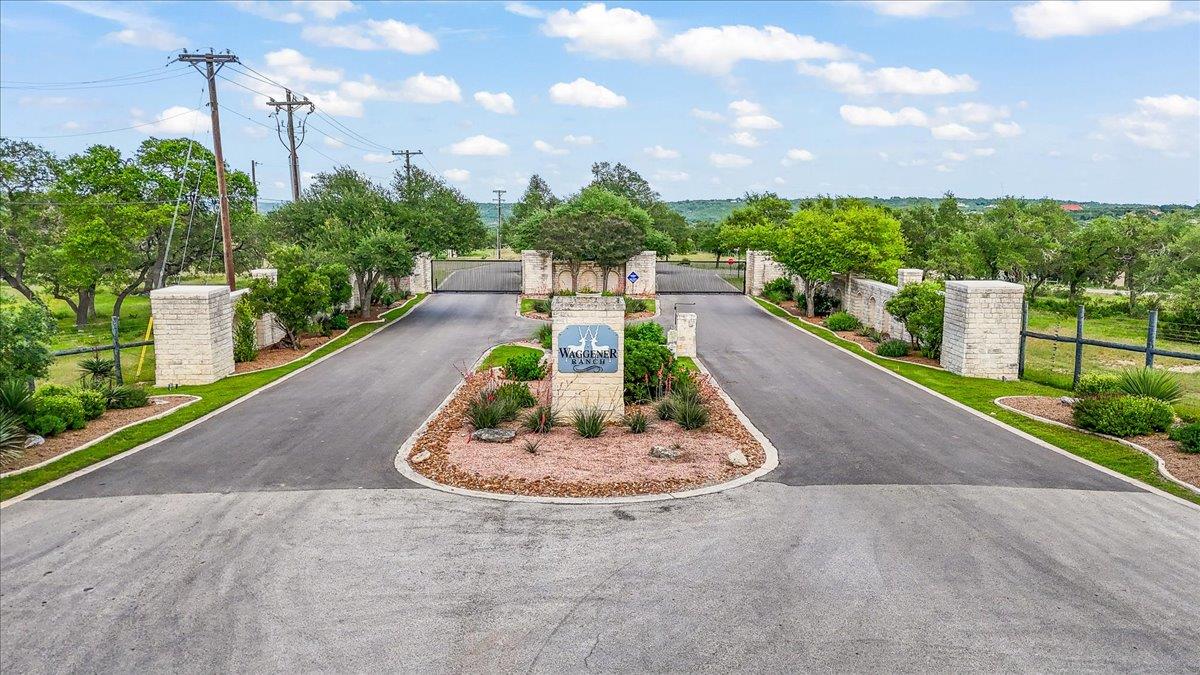 230 Dry Bear Crk, New Braunfels, TX 78132