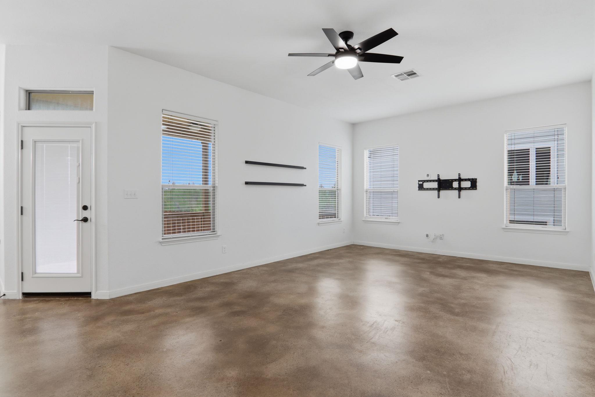 173 Kipahulu Dr, Bastrop, TX 78602