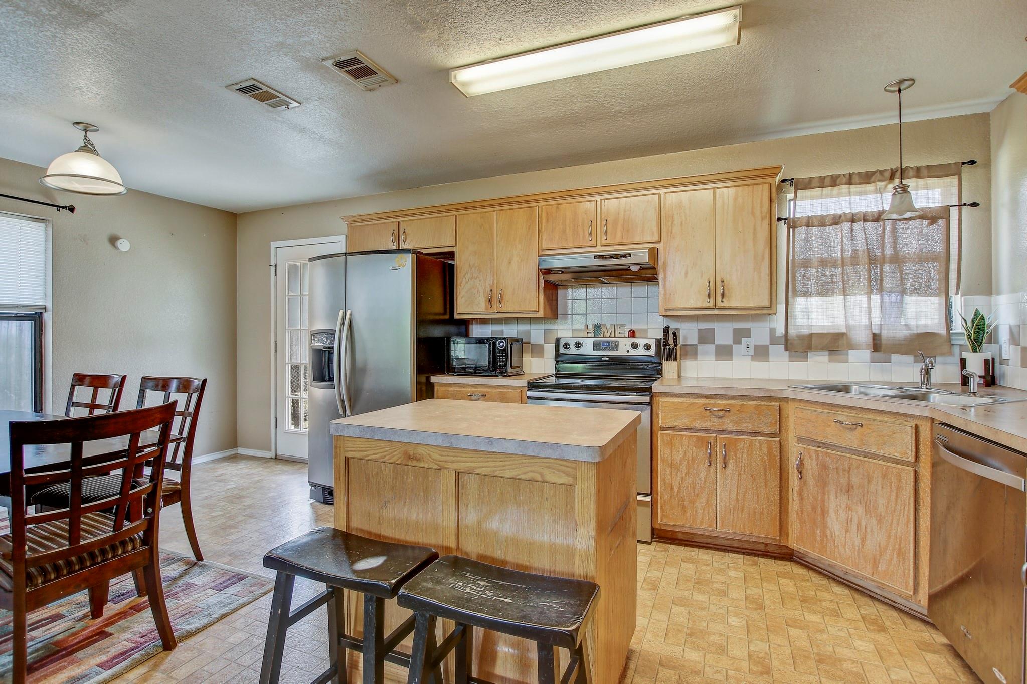 302 Sumac Trl, Copperas Cove, TX 76522