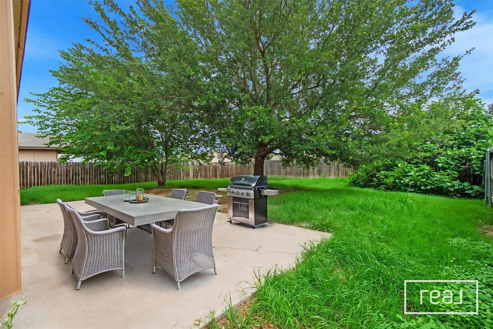 1685 Twin Cv, Kyle, TX 78640