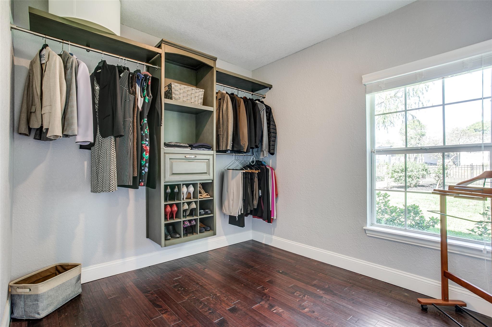 332 Tuttle Rd, Terrell Hills, TX 78209