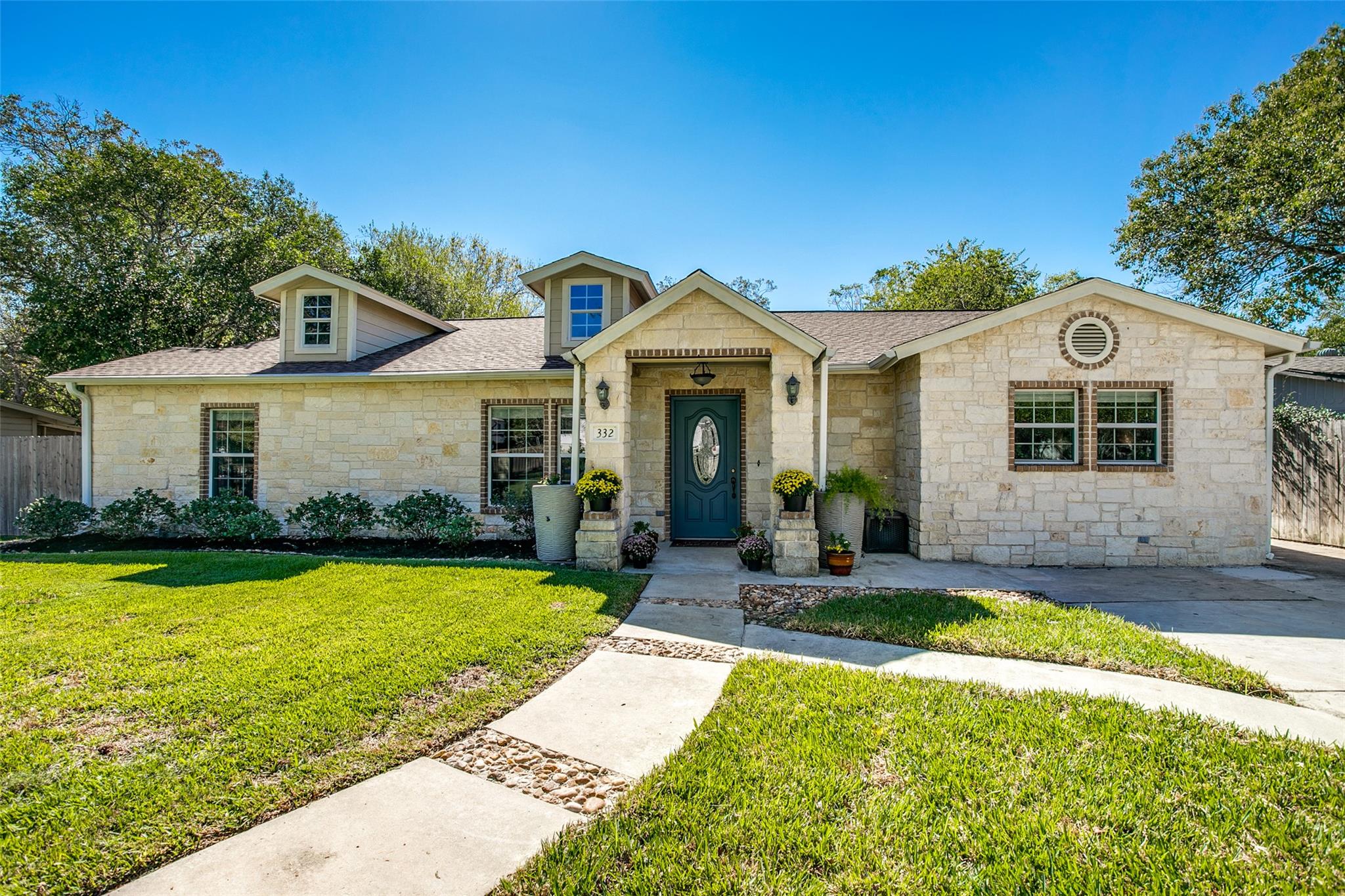 332 Tuttle Rd, Terrell Hills, TX 78209