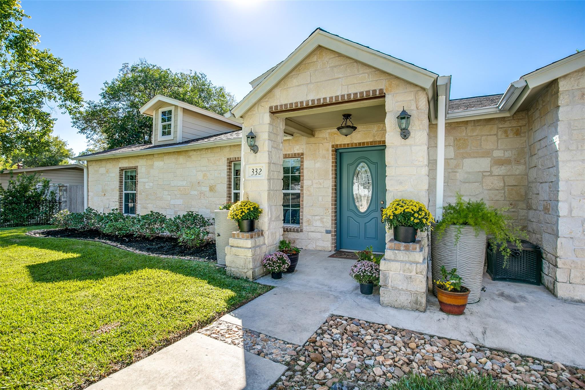 332 Tuttle Rd, Terrell Hills, TX 78209