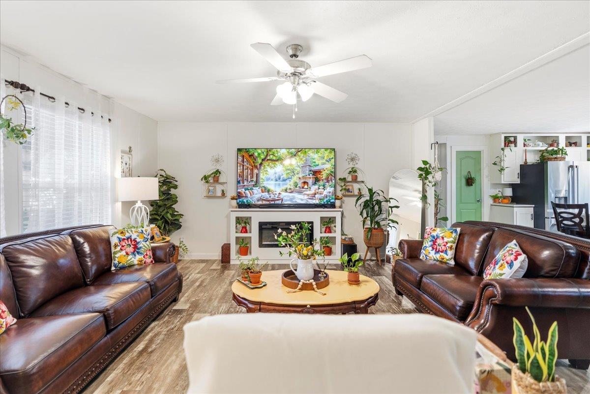 387 Highway 95 Highway S, Elgin, TX 78621