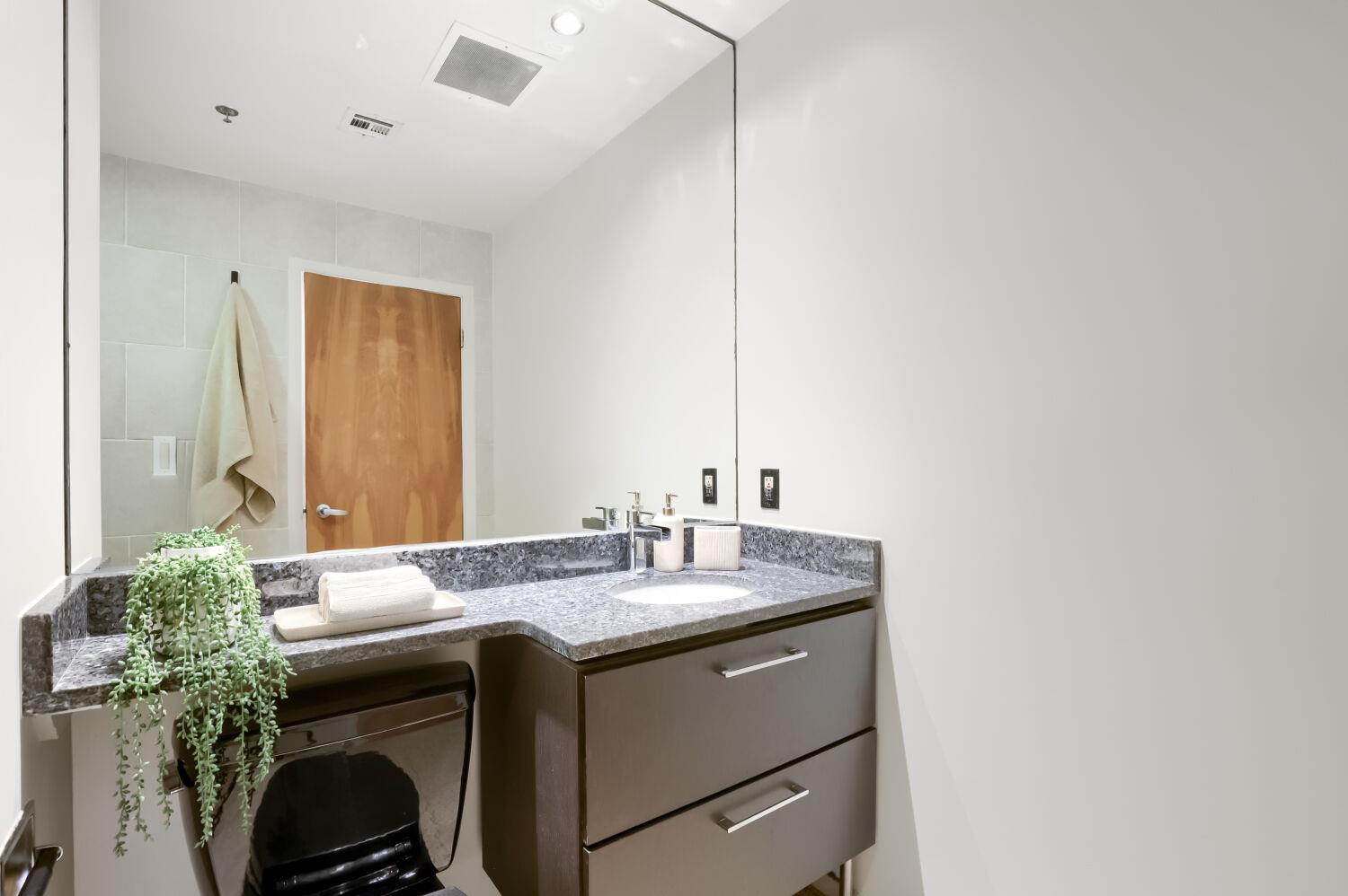 710 Colorado St # 4A, Austin, TX 78701