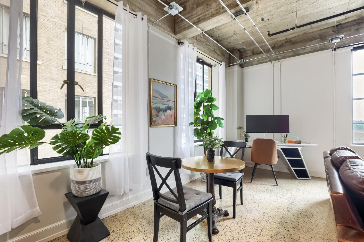 710 Colorado St # 4A, Austin, TX 78701