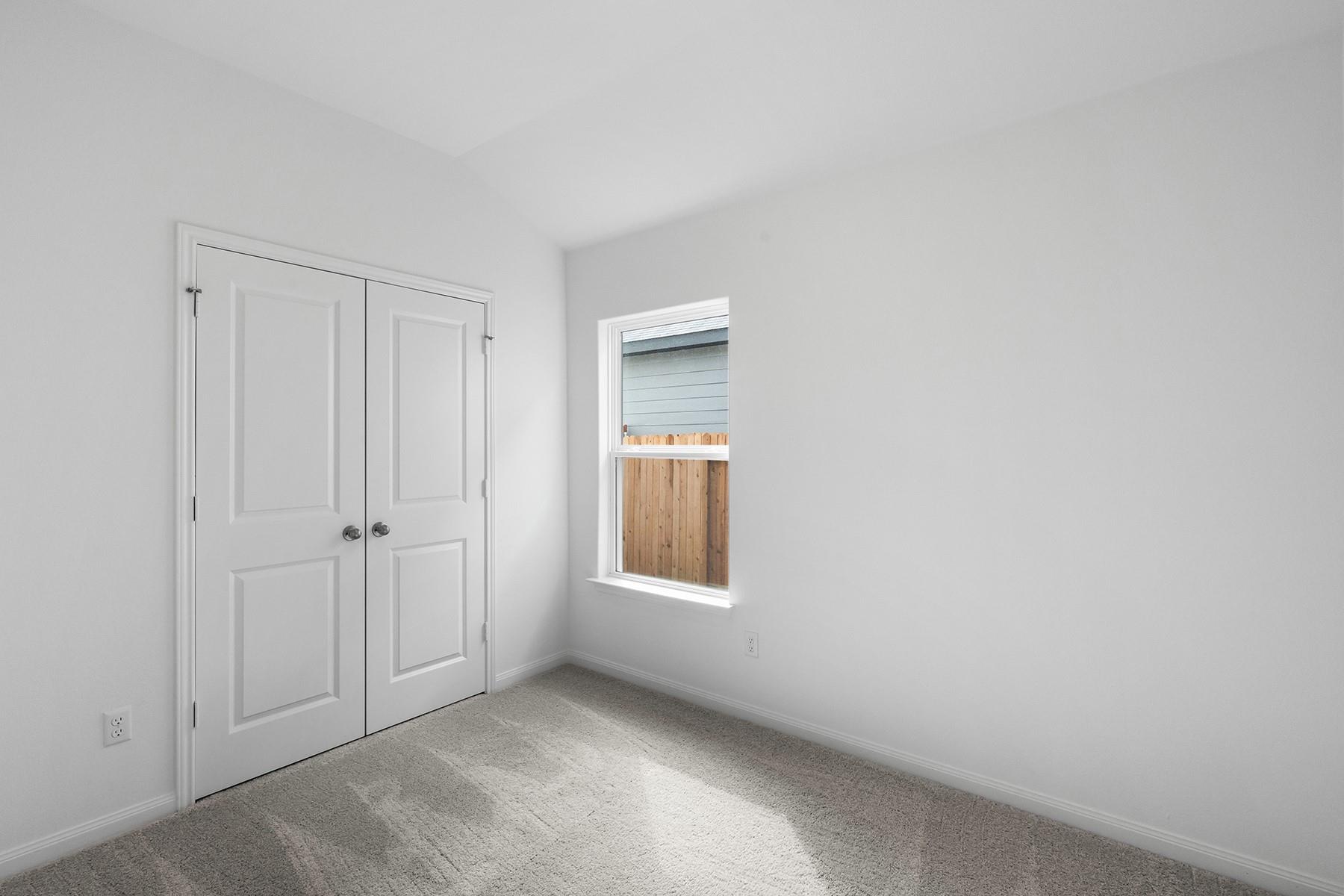 129 Paradise Canyon Dr, Jarrell, TX 76537