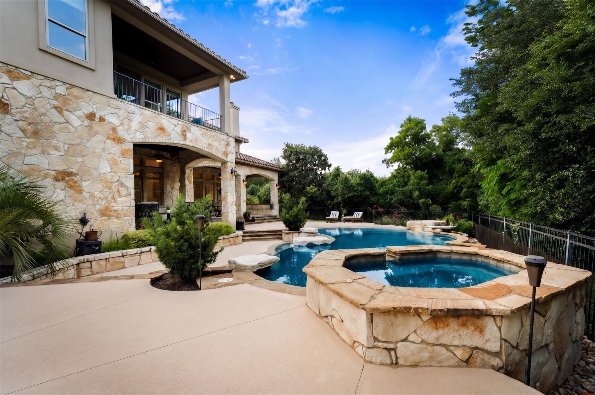 1805 Lakecliff Hills Ln, Austin, TX 78732