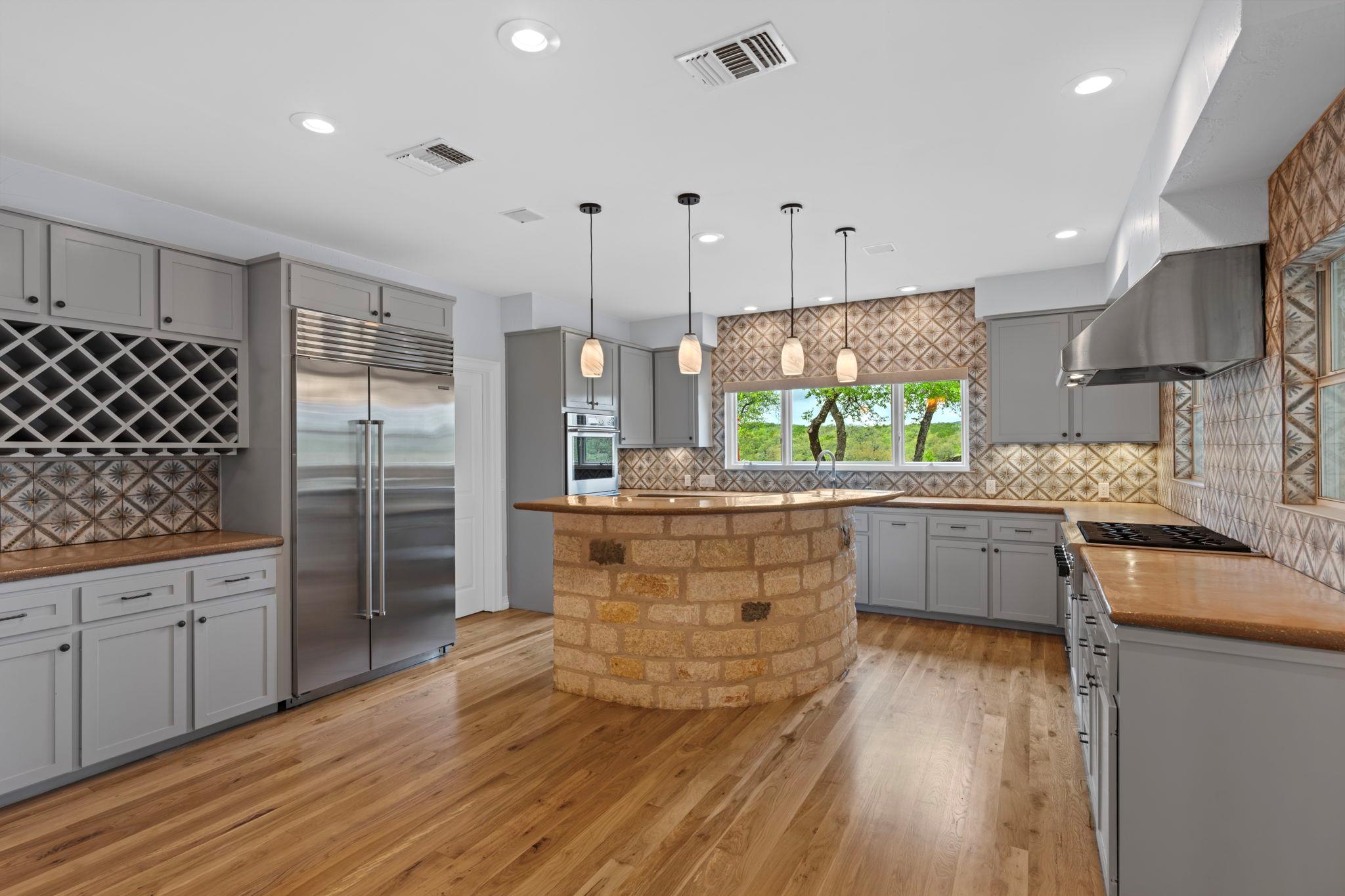 100 Rainbows End, Wimberley, TX 78676