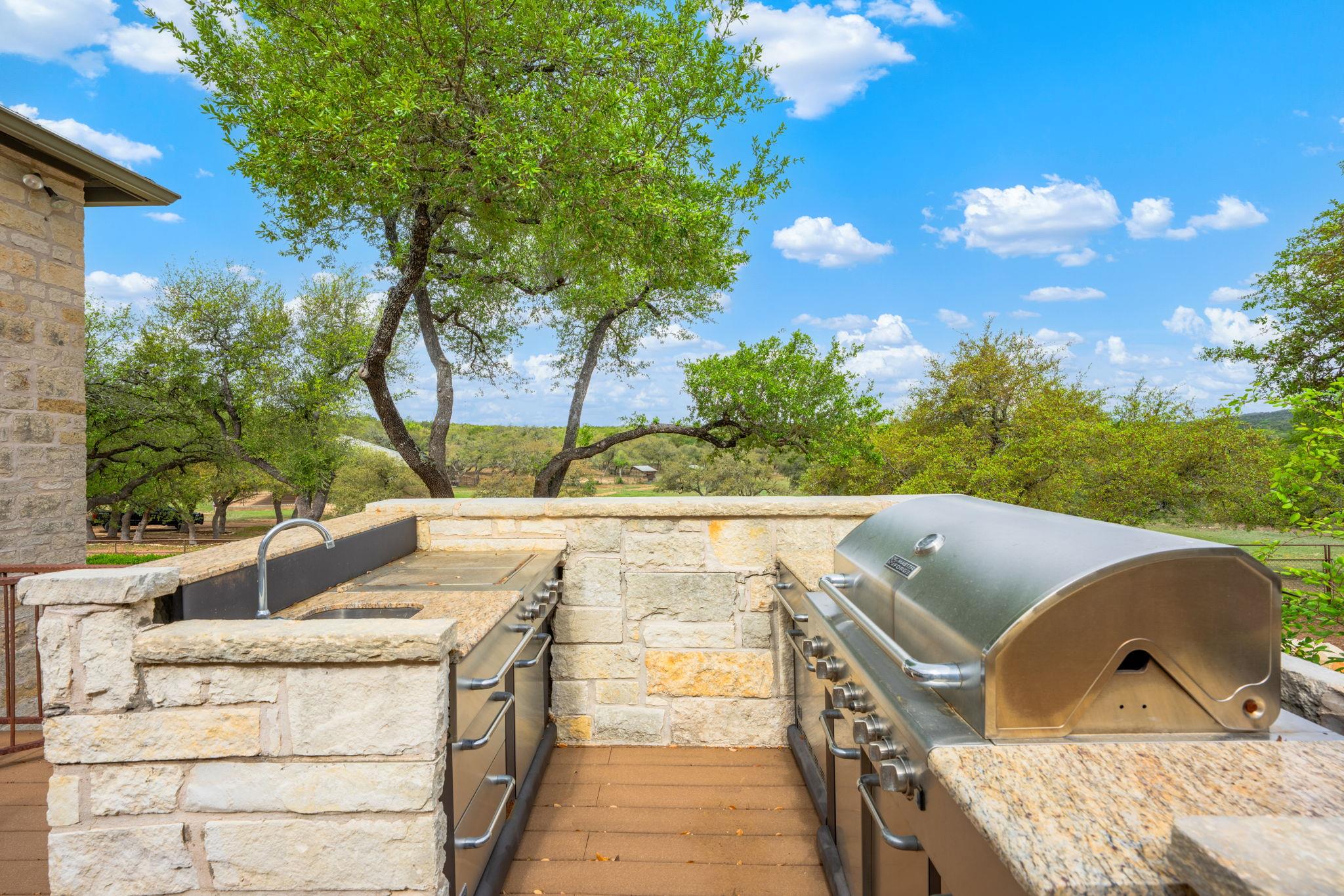 100 Rainbows End, Wimberley, TX 78676