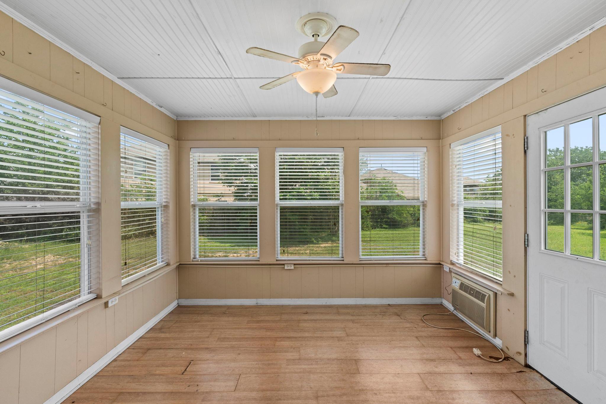 112 Briarwood Ct, Kyle, TX 78640