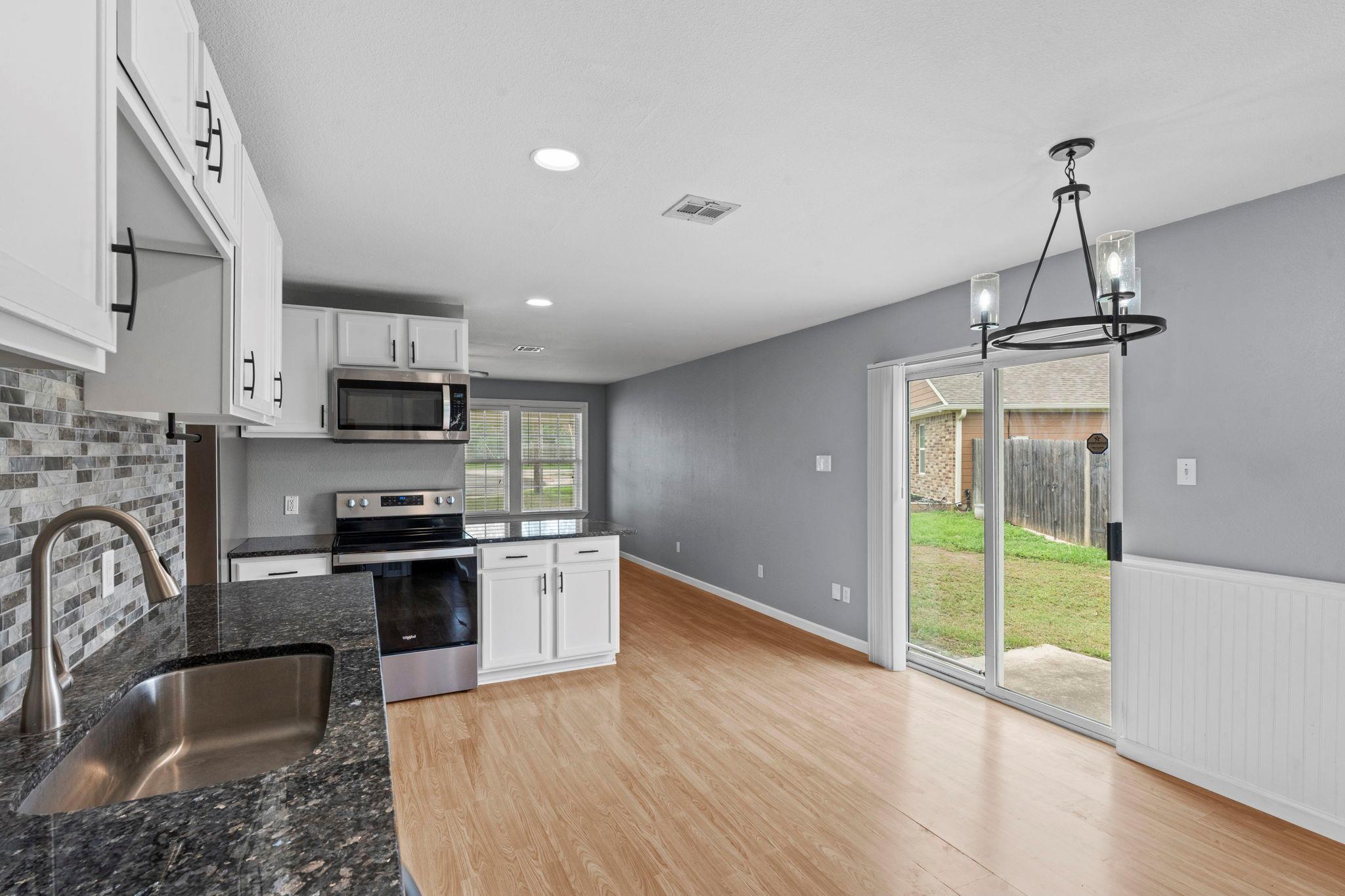 112 Briarwood Ct, Kyle, TX 78640
