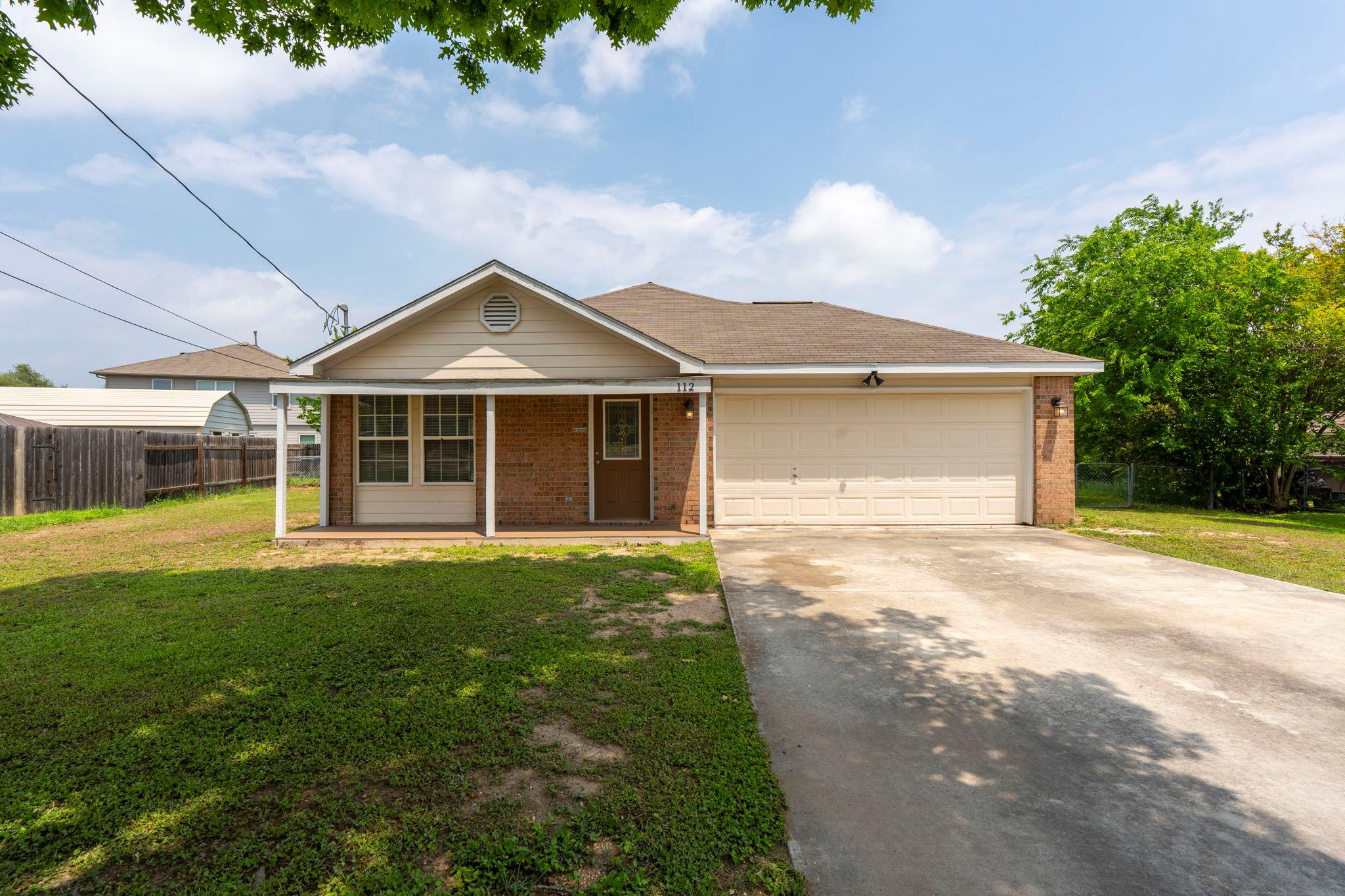 112 Briarwood Ct, Kyle, TX 78640