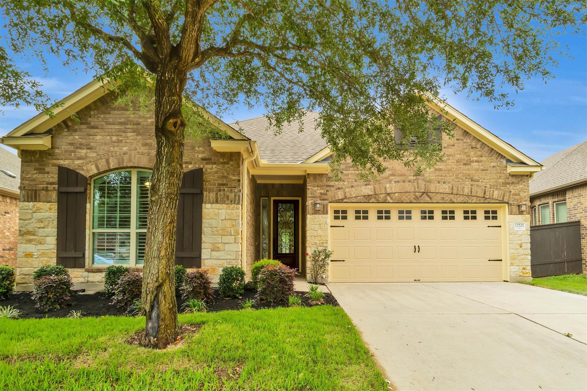 12521 Black Hills Dr, Austin, TX 78748