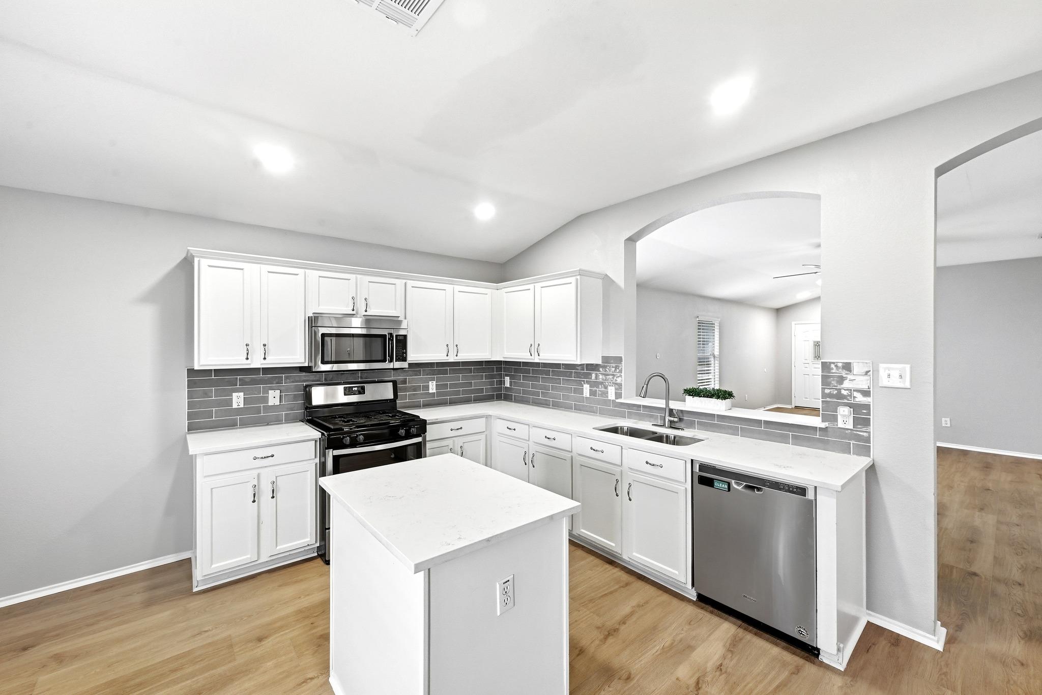 132 Mansfield Lake Trl, Kyle, TX 78640