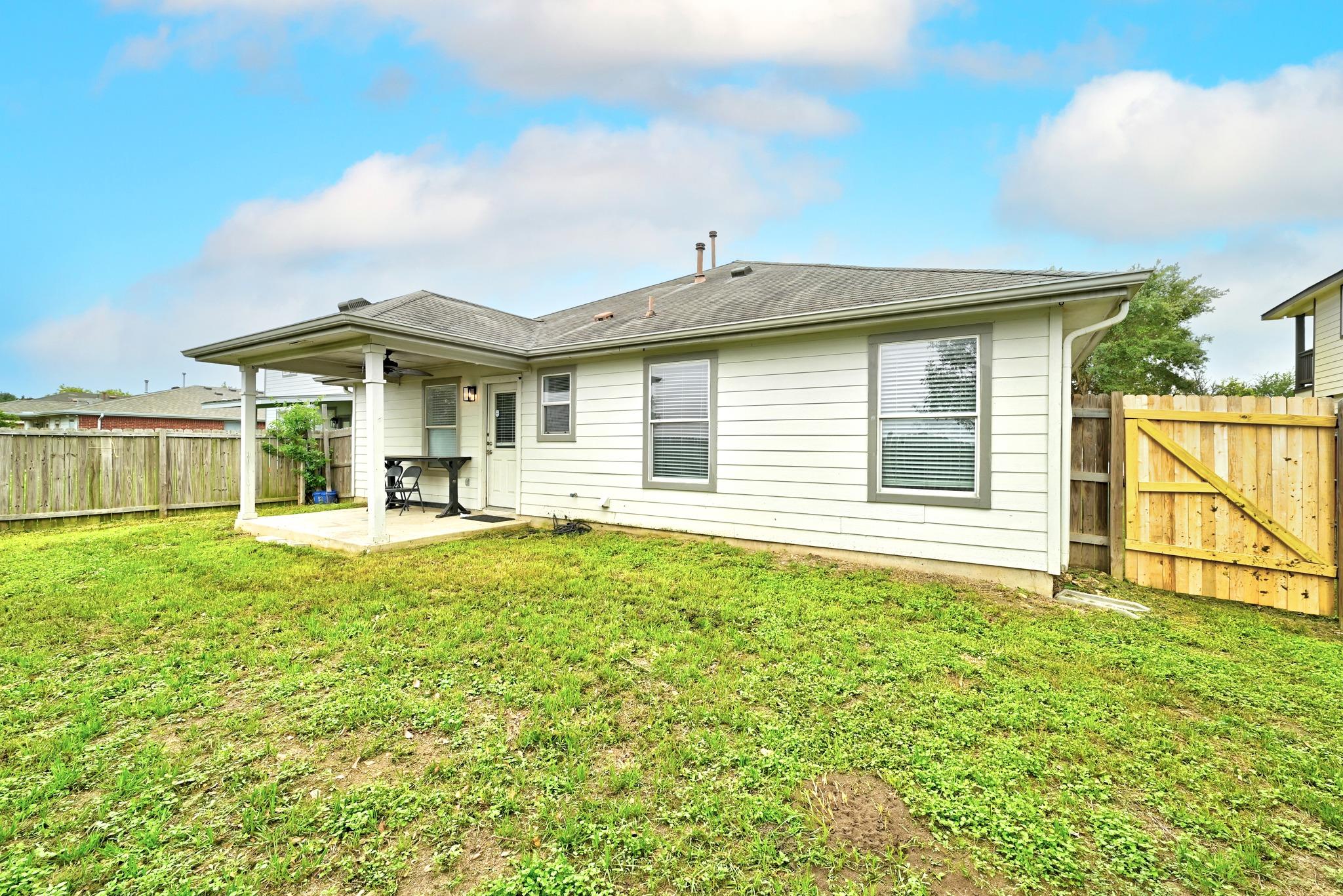 132 Mansfield Lake Trl, Kyle, TX 78640