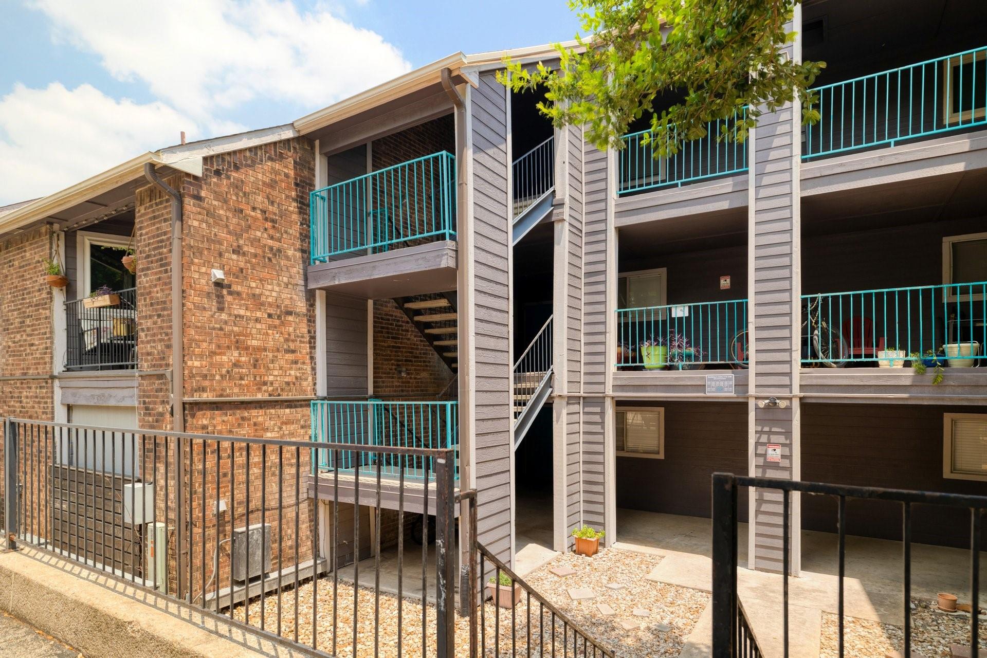 1840 Burton Dr # 223, Austin, TX 78741