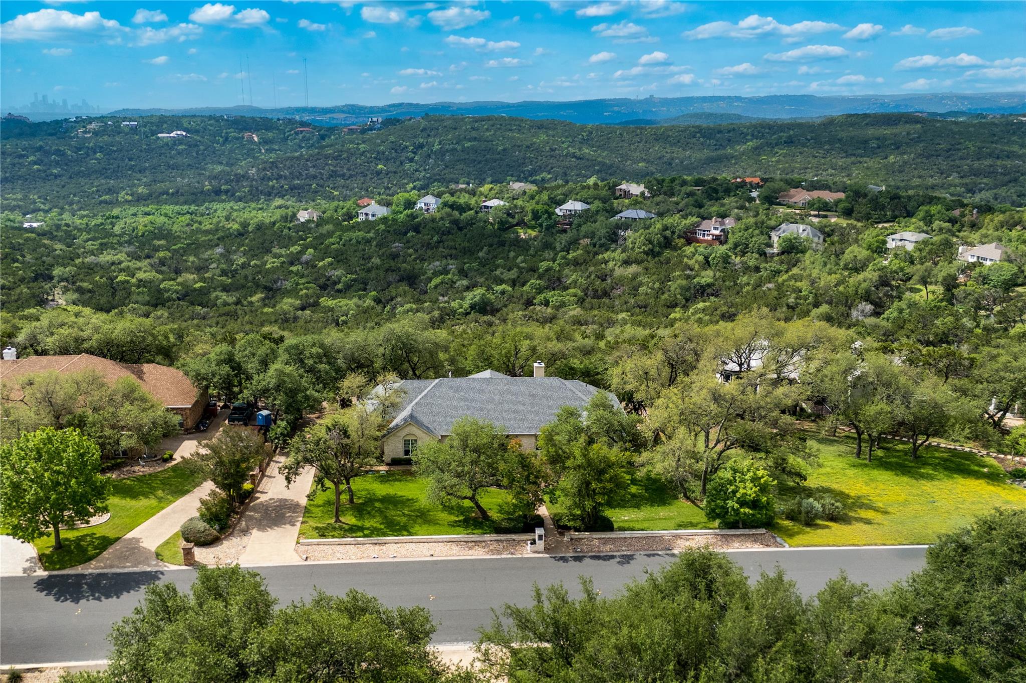 8817 Bell Mountain Dr, Austin, TX 78730