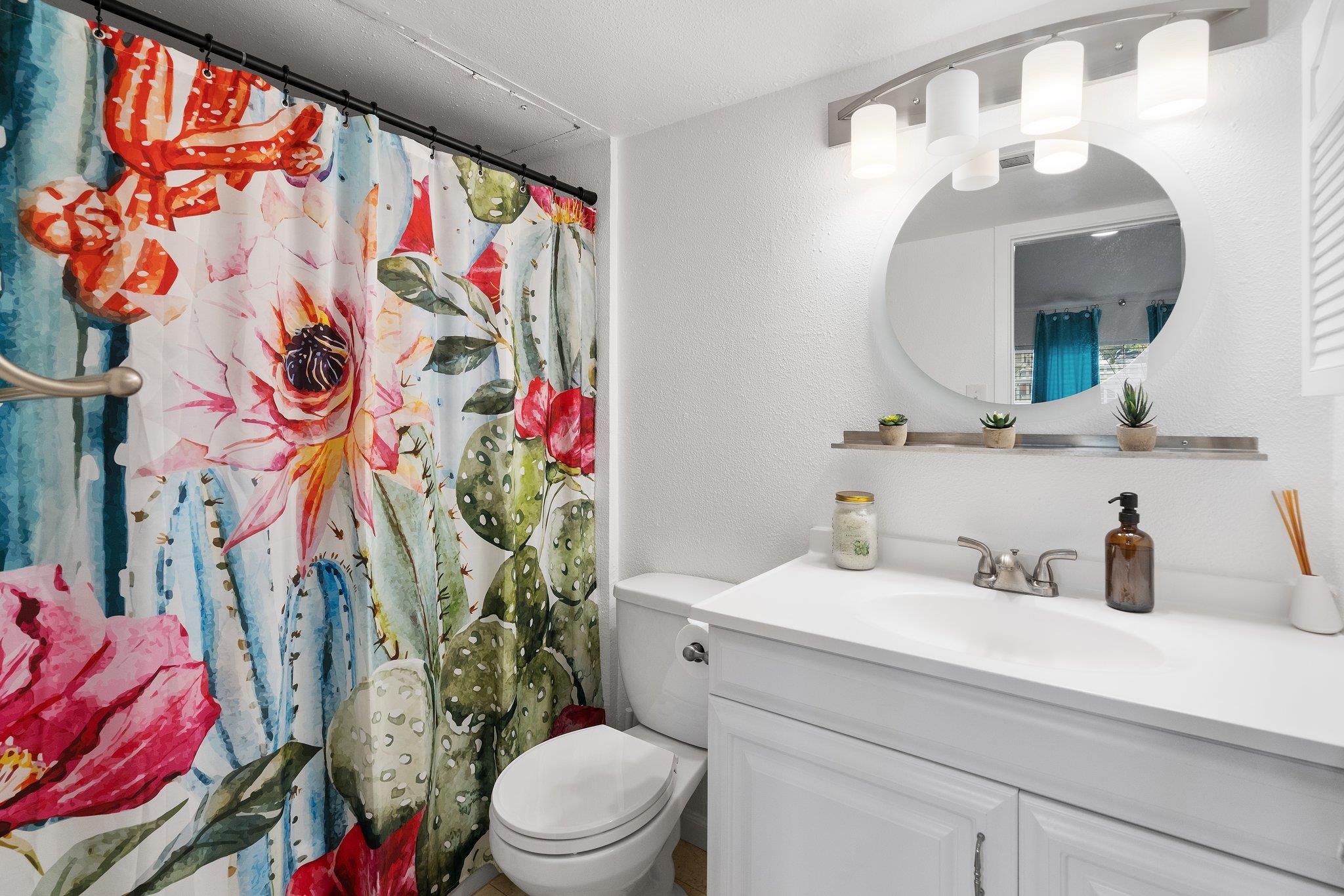 1818 S Lakeshore Blvd # 8, Austin, TX 78741