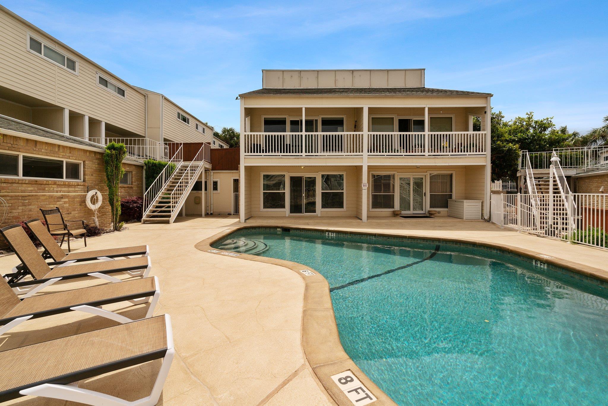 1818 S Lakeshore Blvd # 8, Austin, TX 78741