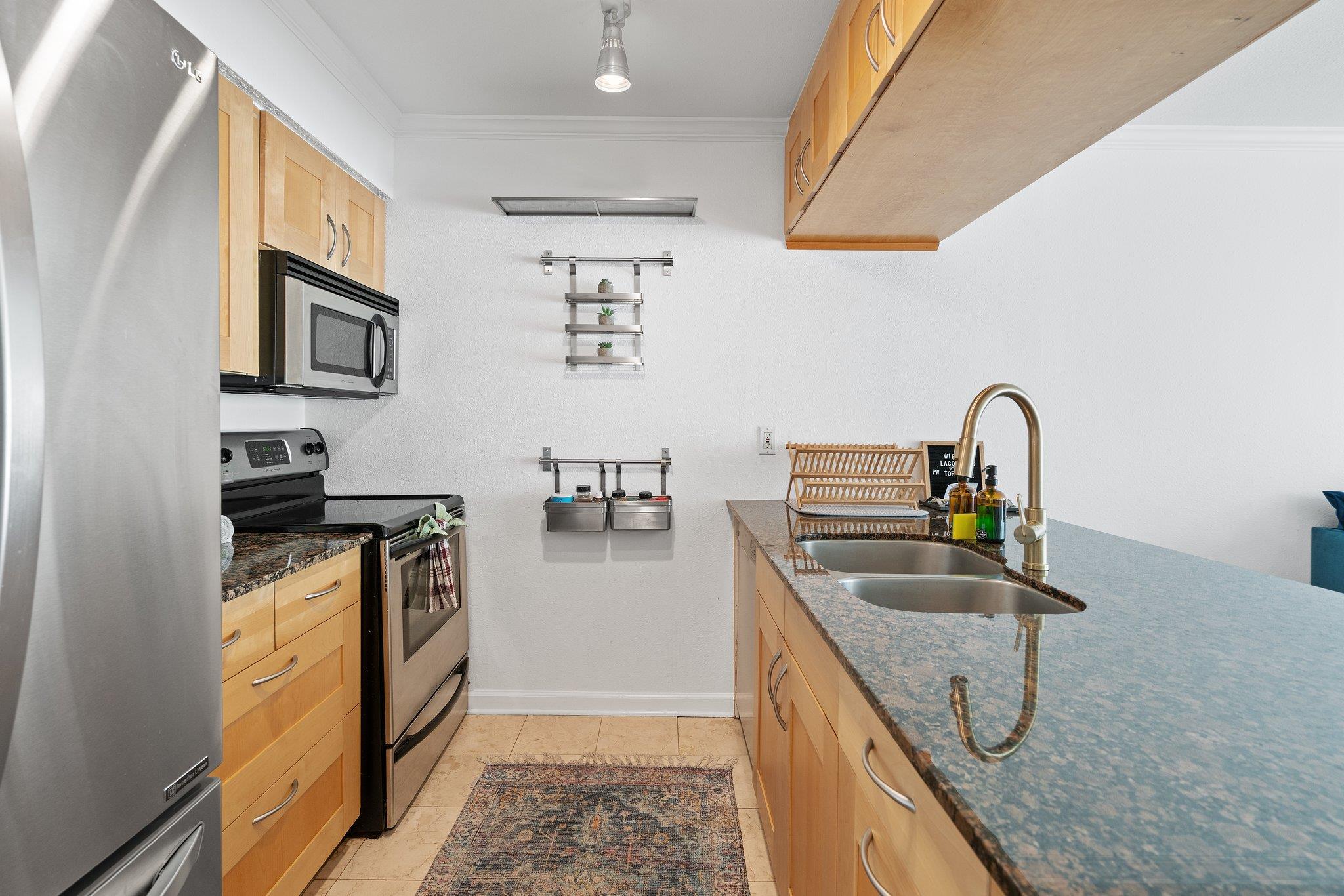 1818 S Lakeshore Blvd # 8, Austin, TX 78741