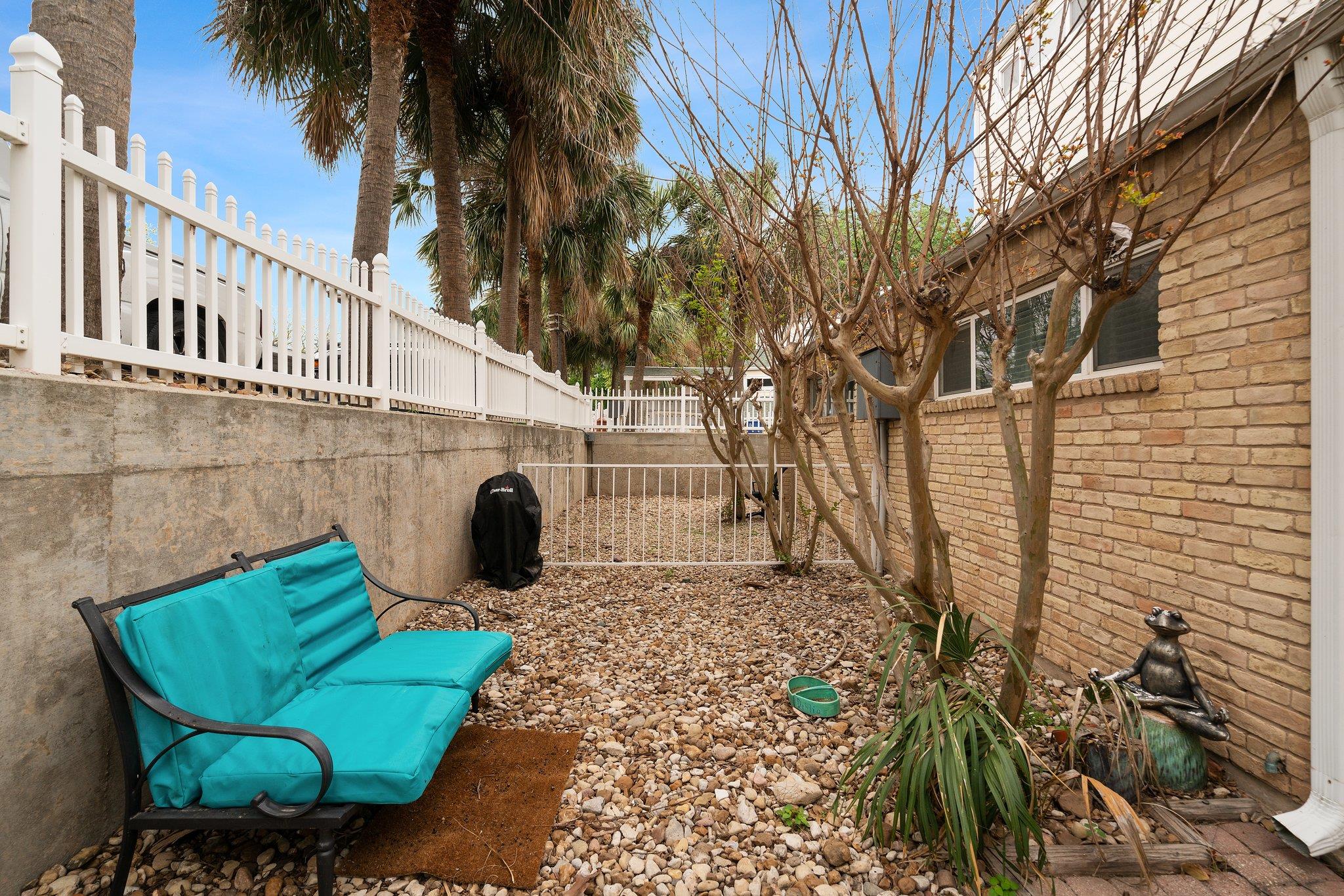 1818 S Lakeshore Blvd # 8, Austin, TX 78741