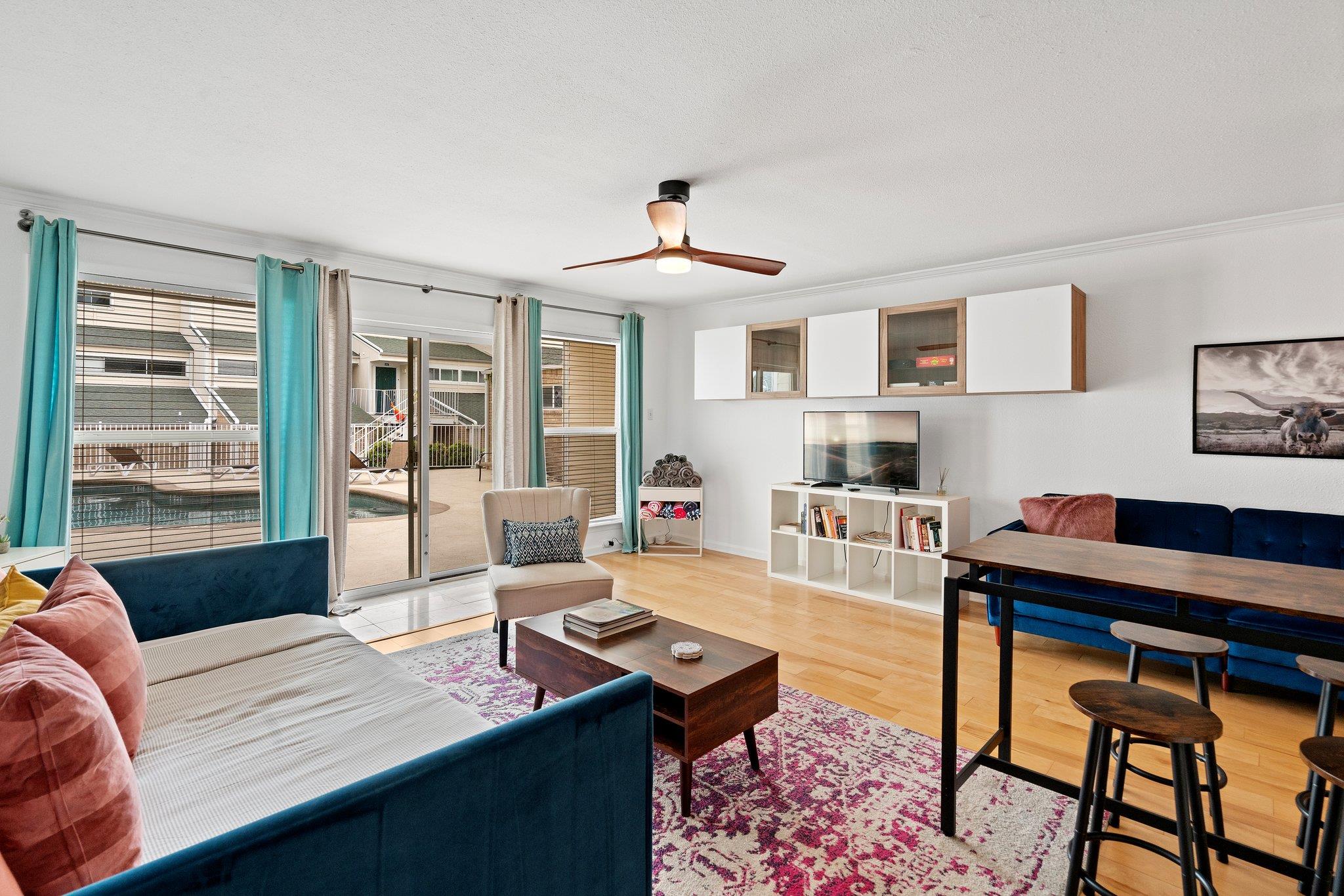 1818 S Lakeshore Blvd # 8, Austin, TX 78741