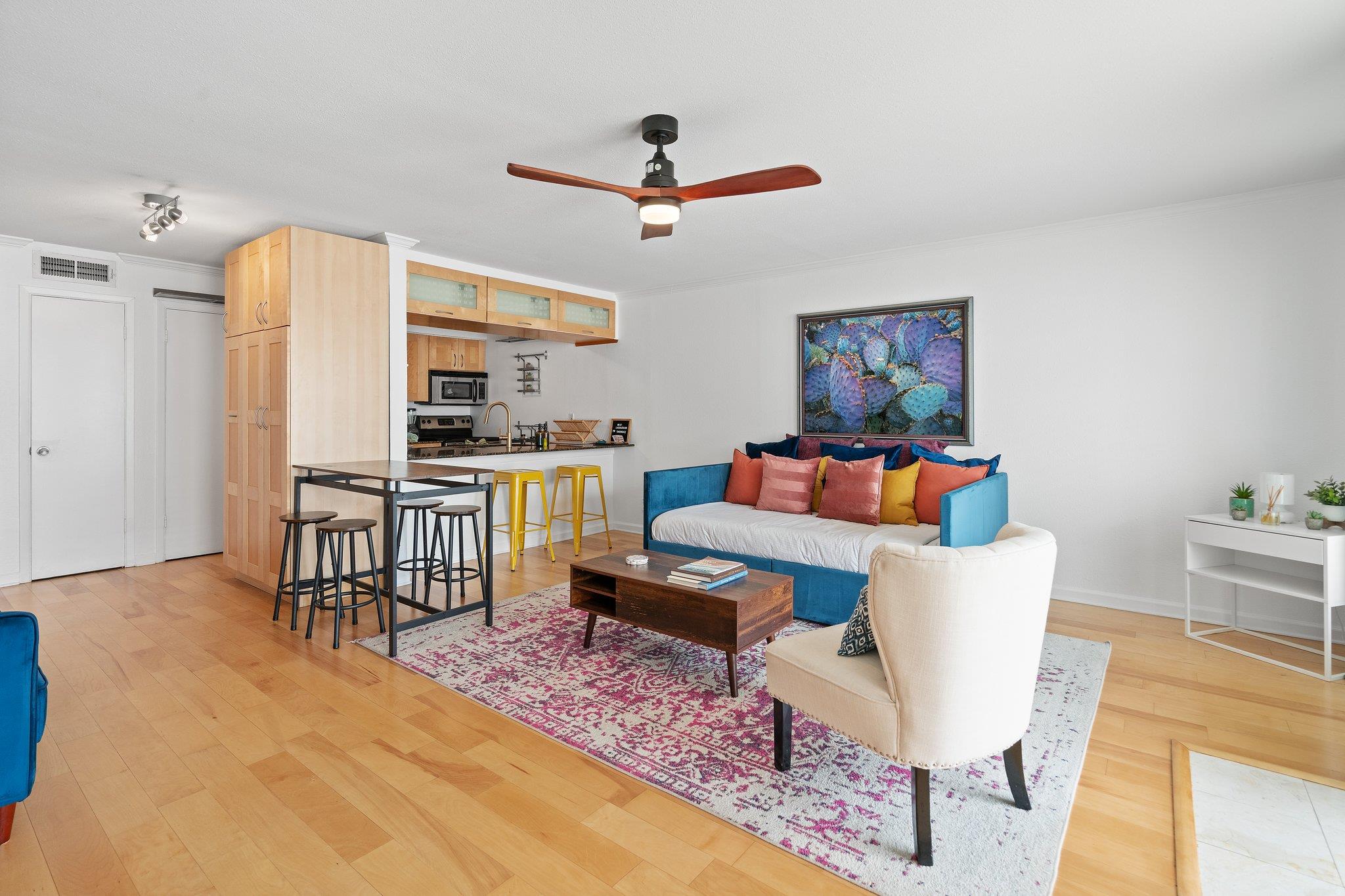 1818 S Lakeshore Blvd # 8, Austin, TX 78741
