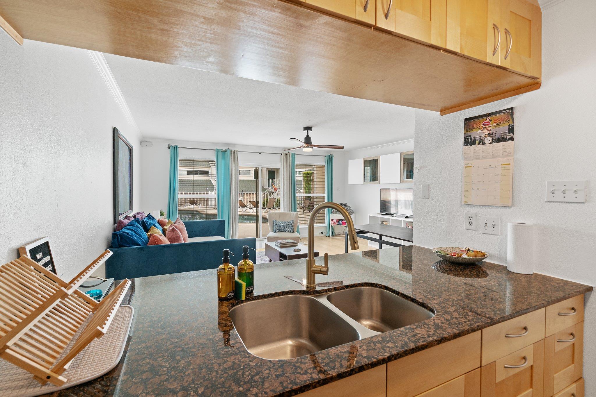 1818 S Lakeshore Blvd # 8, Austin, TX 78741