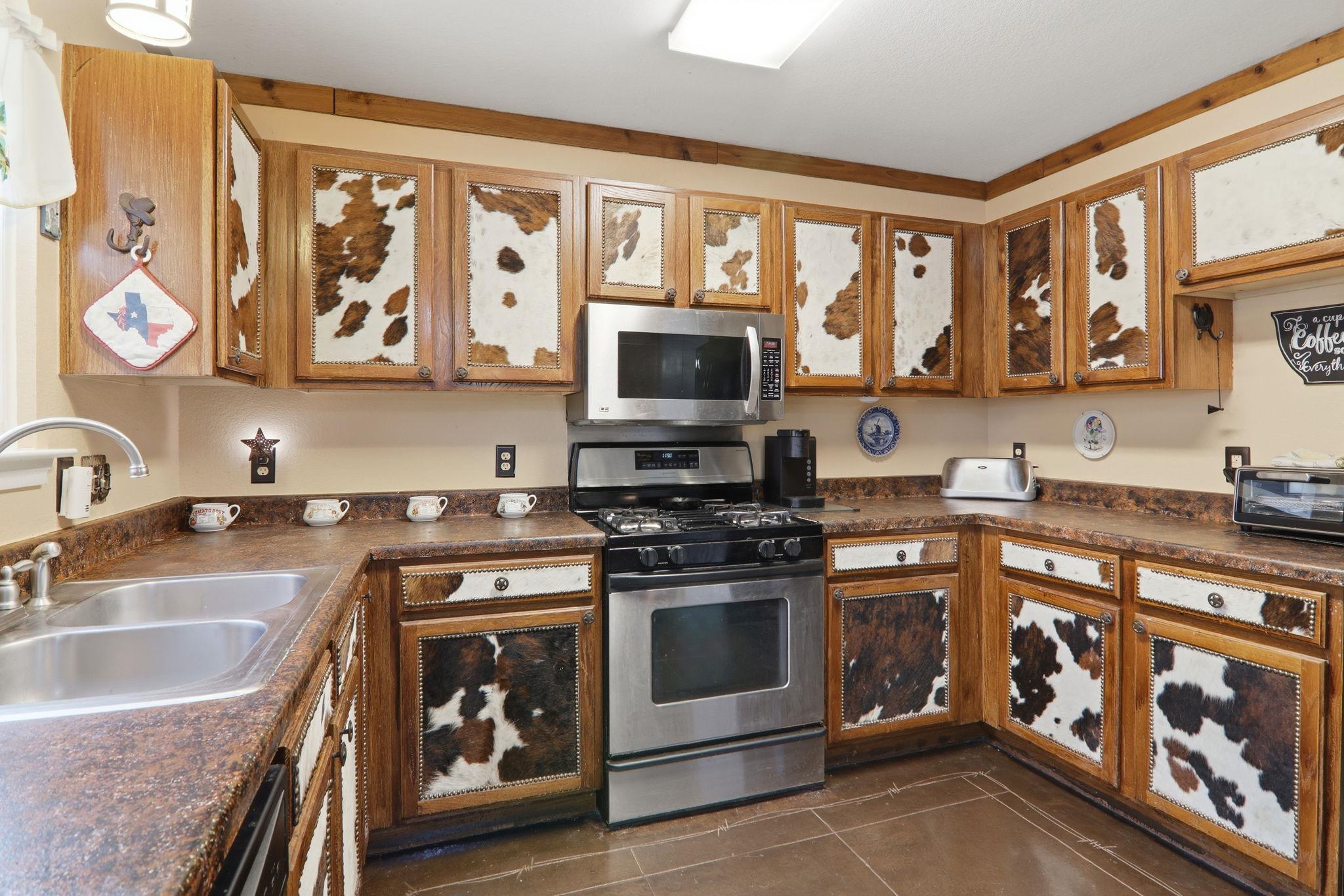 202 Pheasant Trl, Bastrop, TX 78602