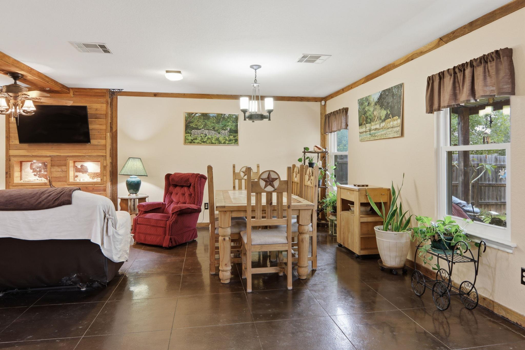 202 Pheasant Trl, Bastrop, TX 78602