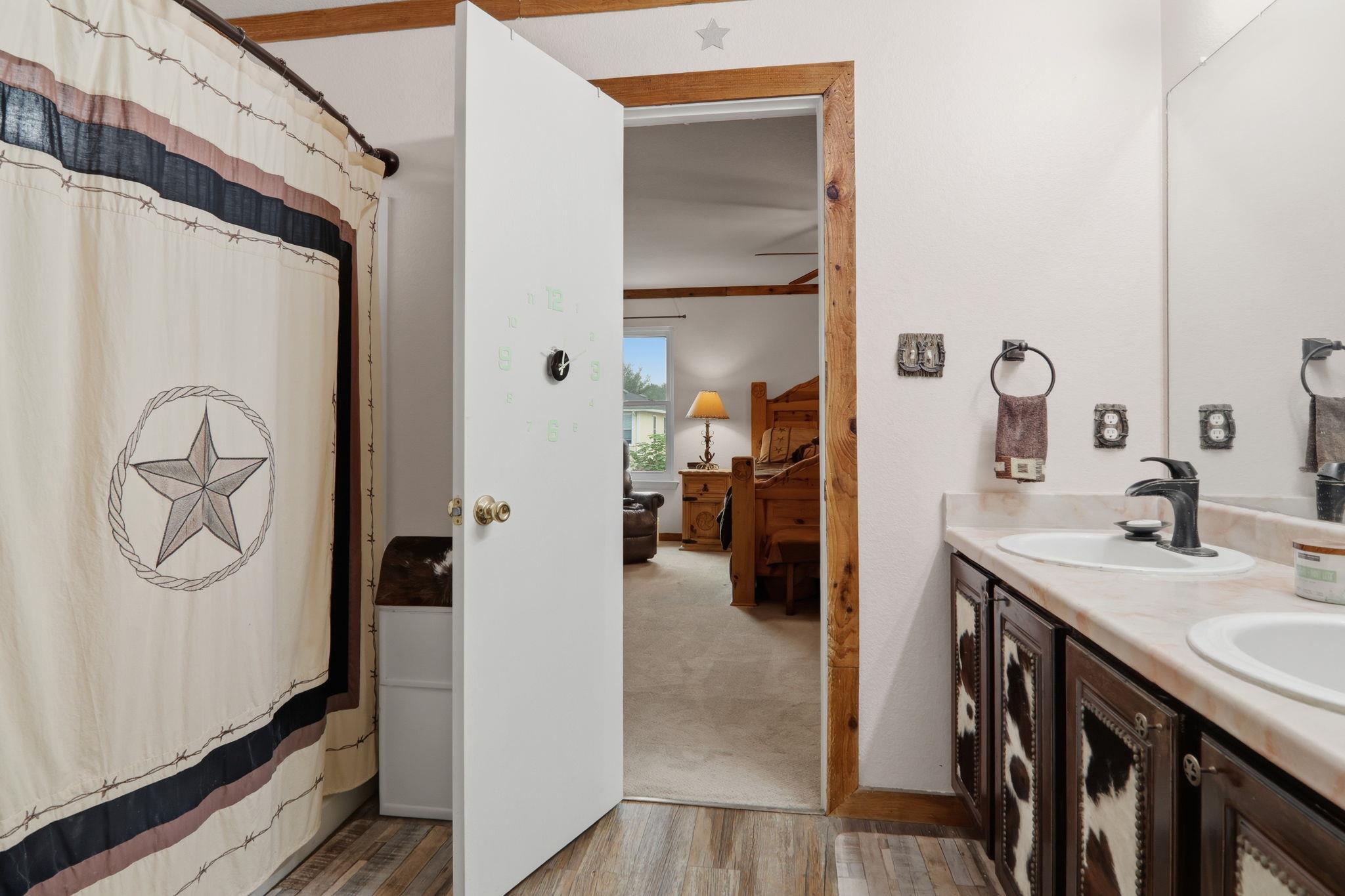 202 Pheasant Trl, Bastrop, TX 78602