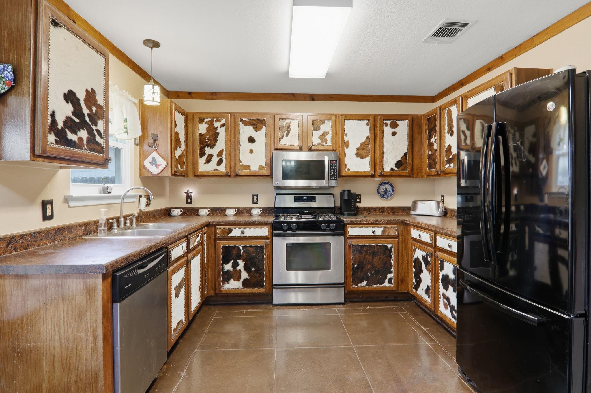 202 Pheasant Trl, Bastrop, TX 78602