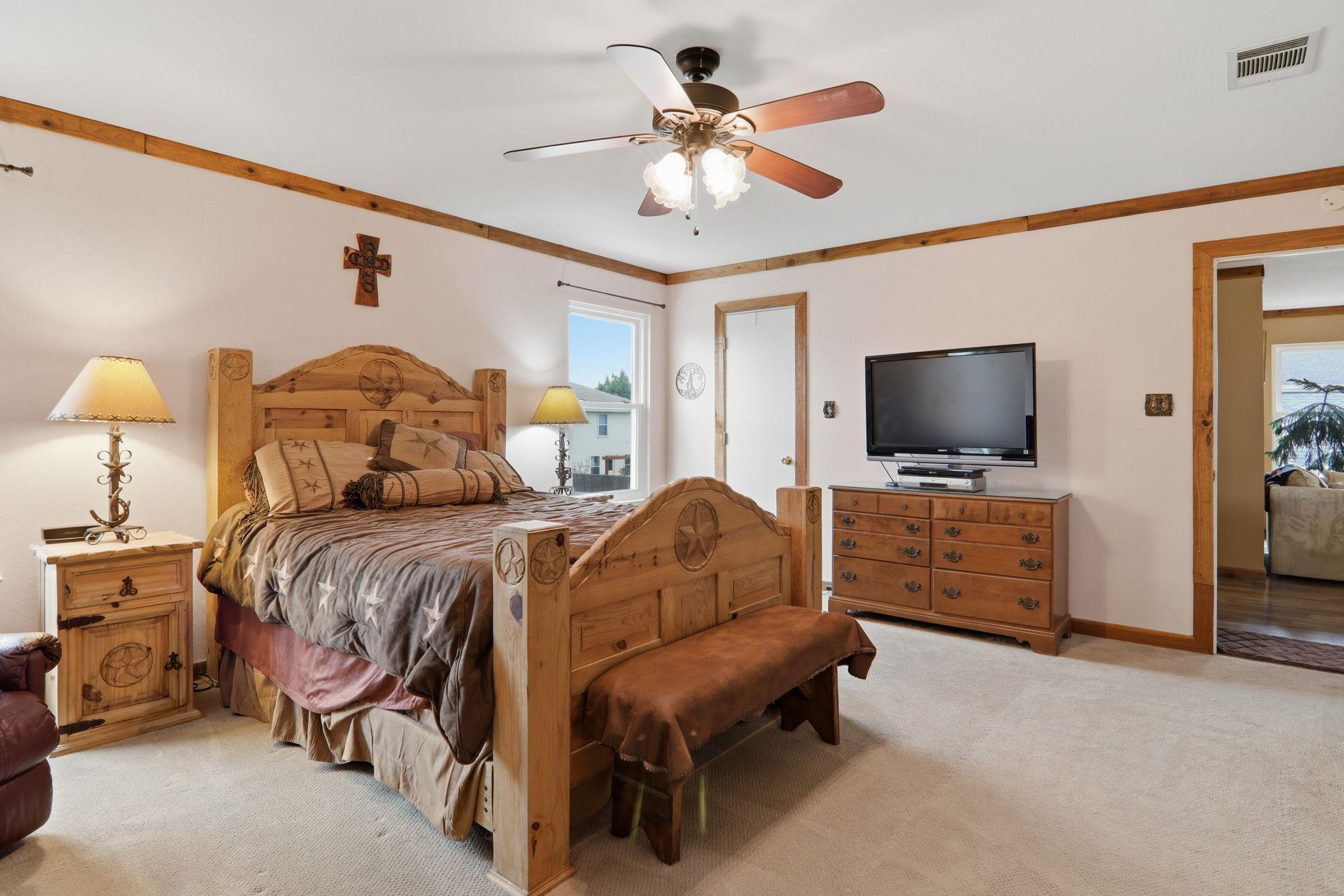 202 Pheasant Trl, Bastrop, TX 78602