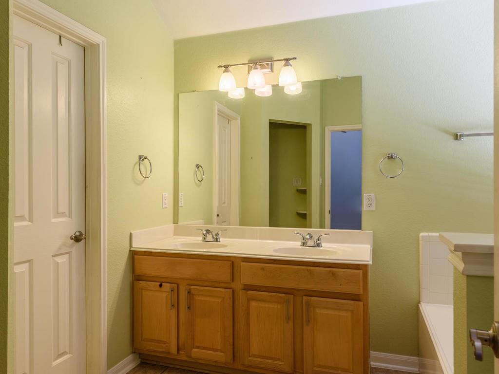 442 S Lynnwood Trl, Cedar Park, TX 78613