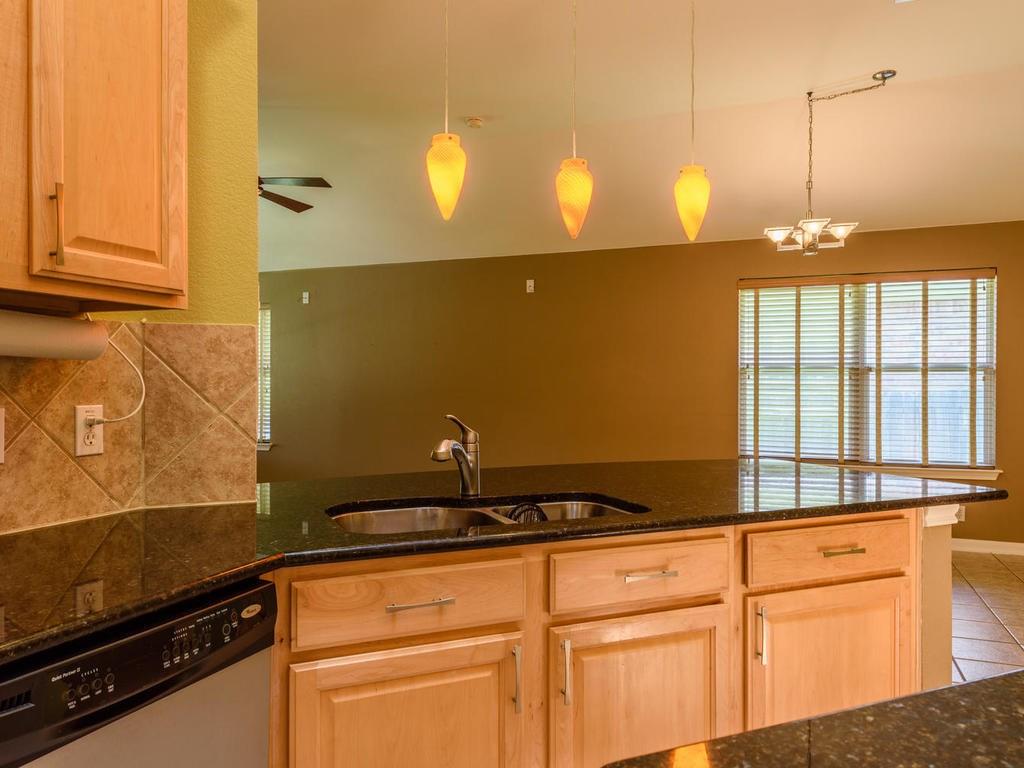 442 S Lynnwood Trl, Cedar Park, TX 78613