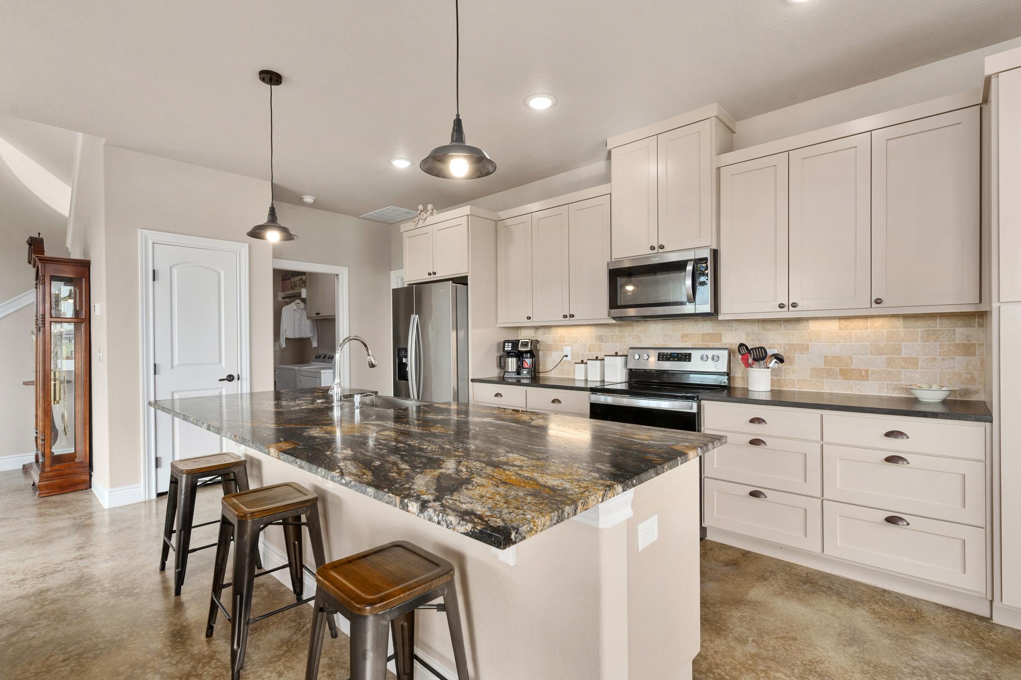 1662 County Road 465, Coupland, TX 78615