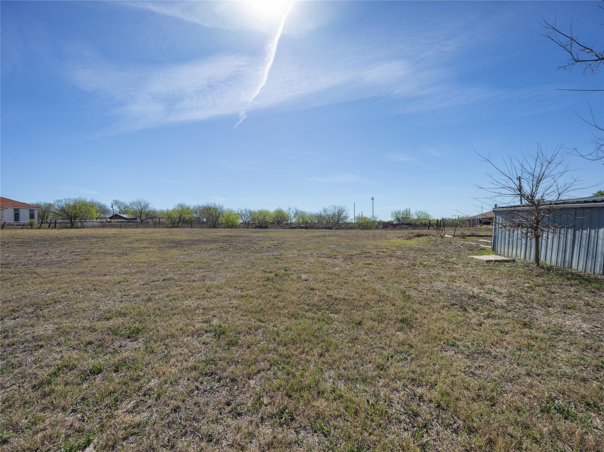 2412 Williamson Rd, Lockhart, TX 78644