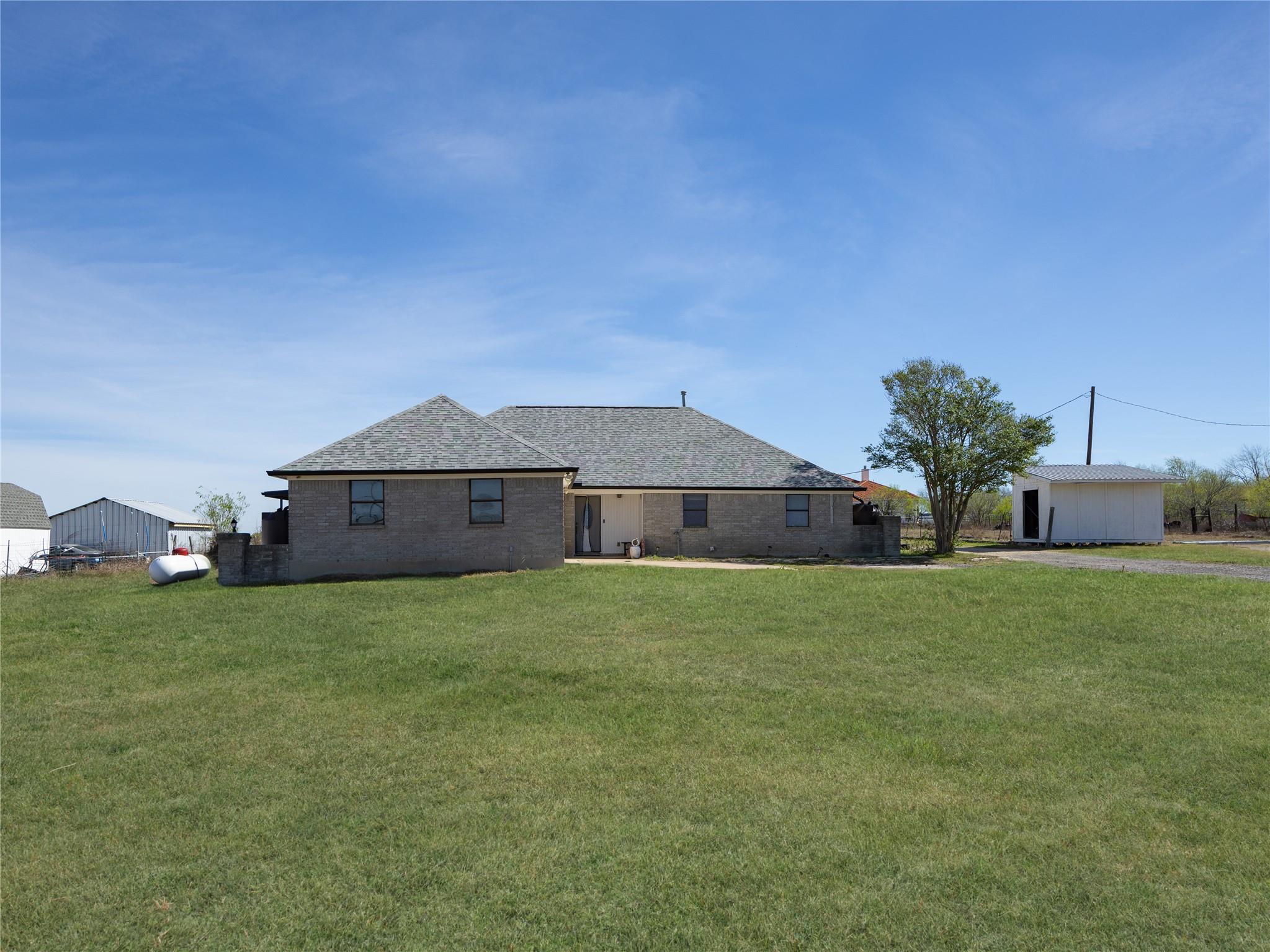 2412 Williamson Rd, Lockhart, TX 78644
