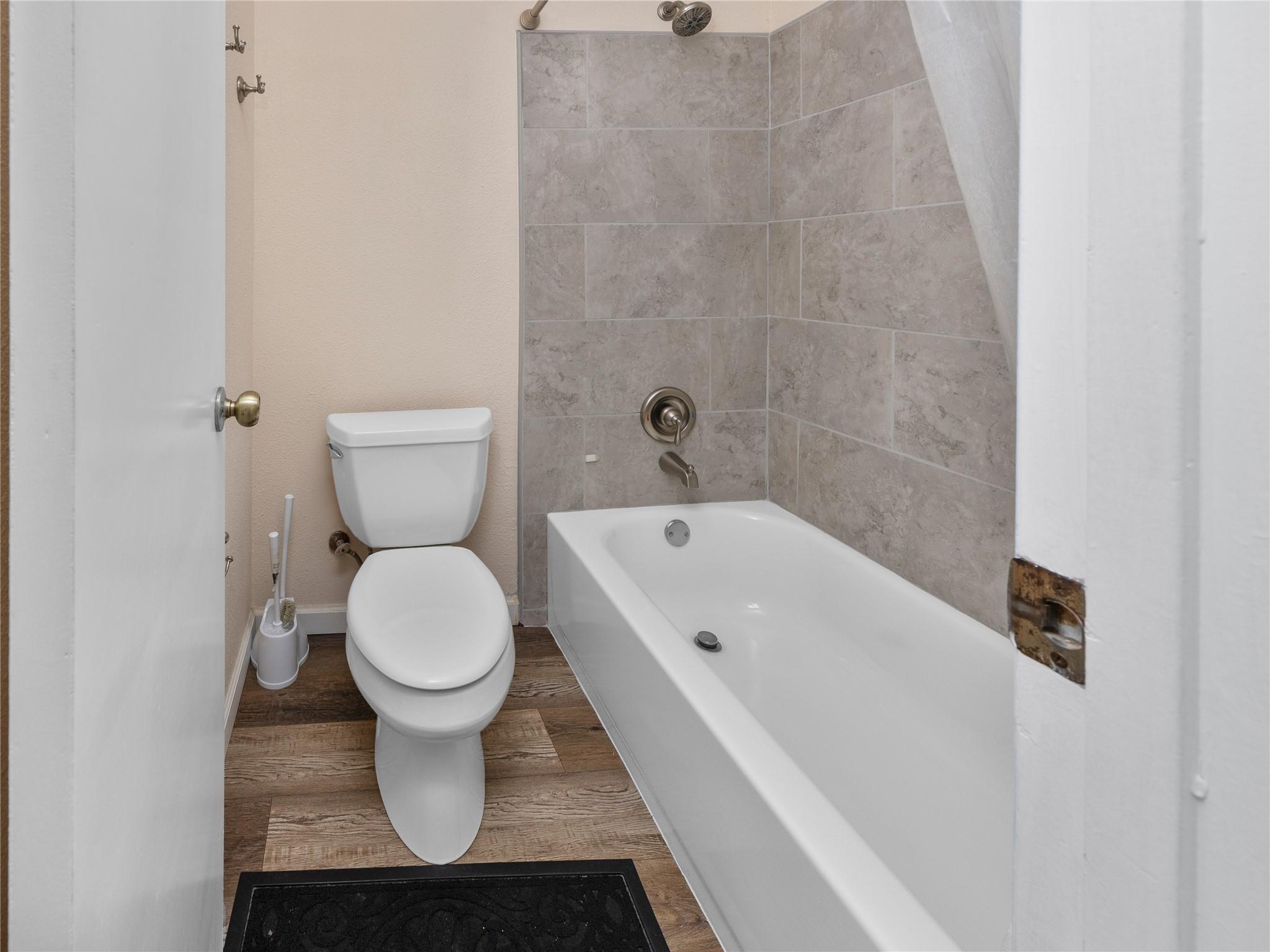 2412 Williamson Rd, Lockhart, TX 78644