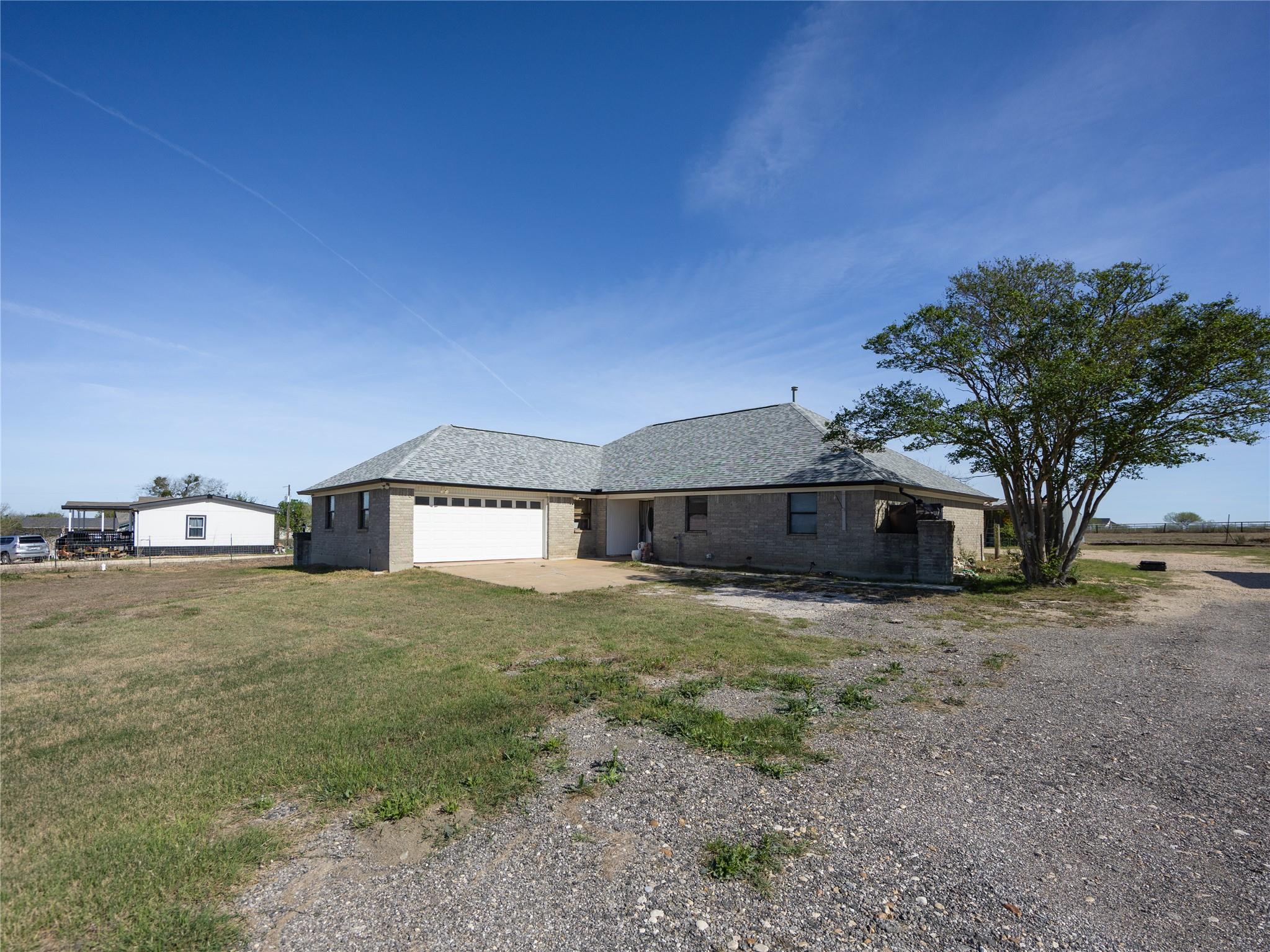 2412 Williamson Rd, Lockhart, TX 78644