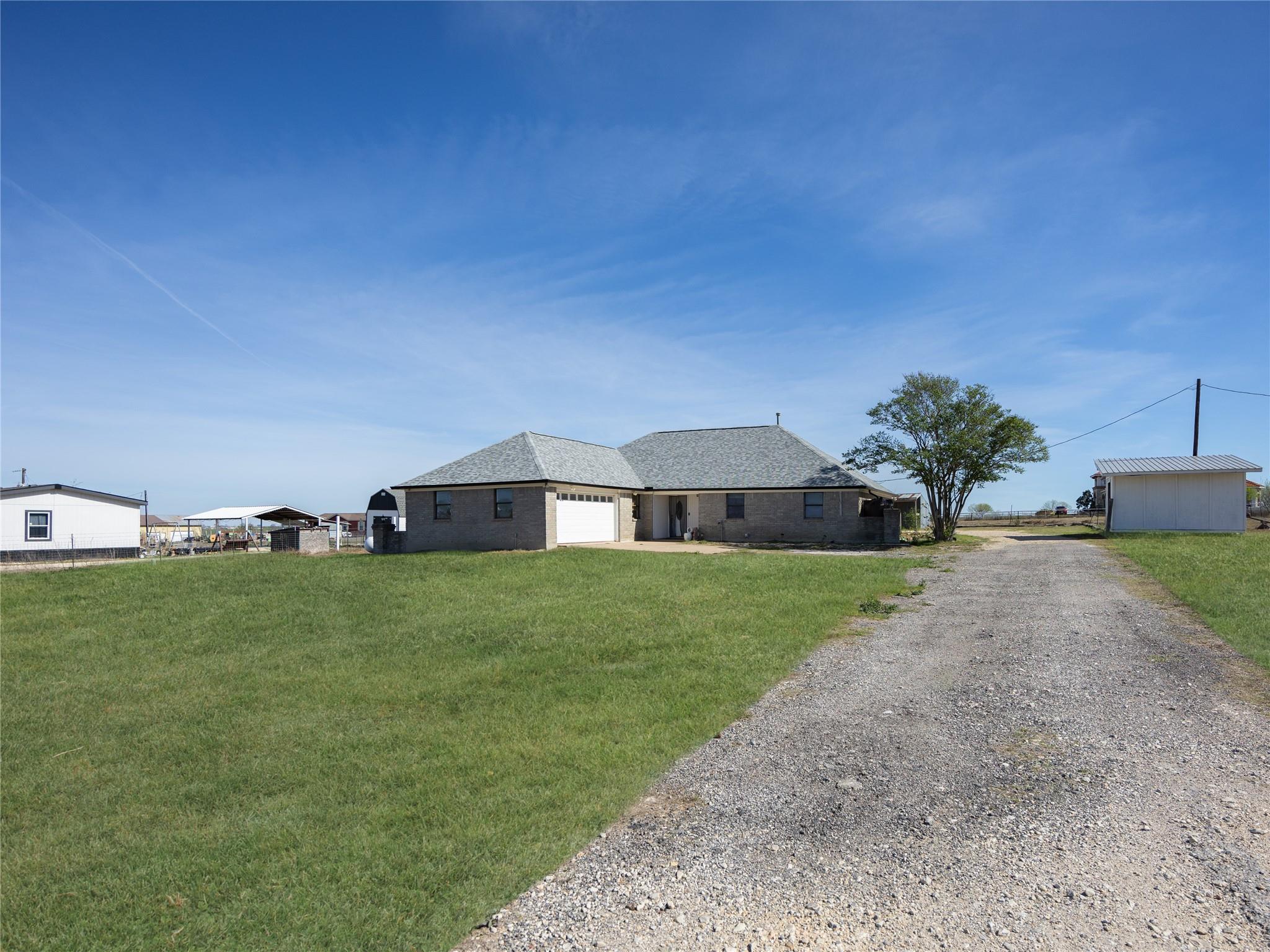 2412 Williamson Rd, Lockhart, TX 78644