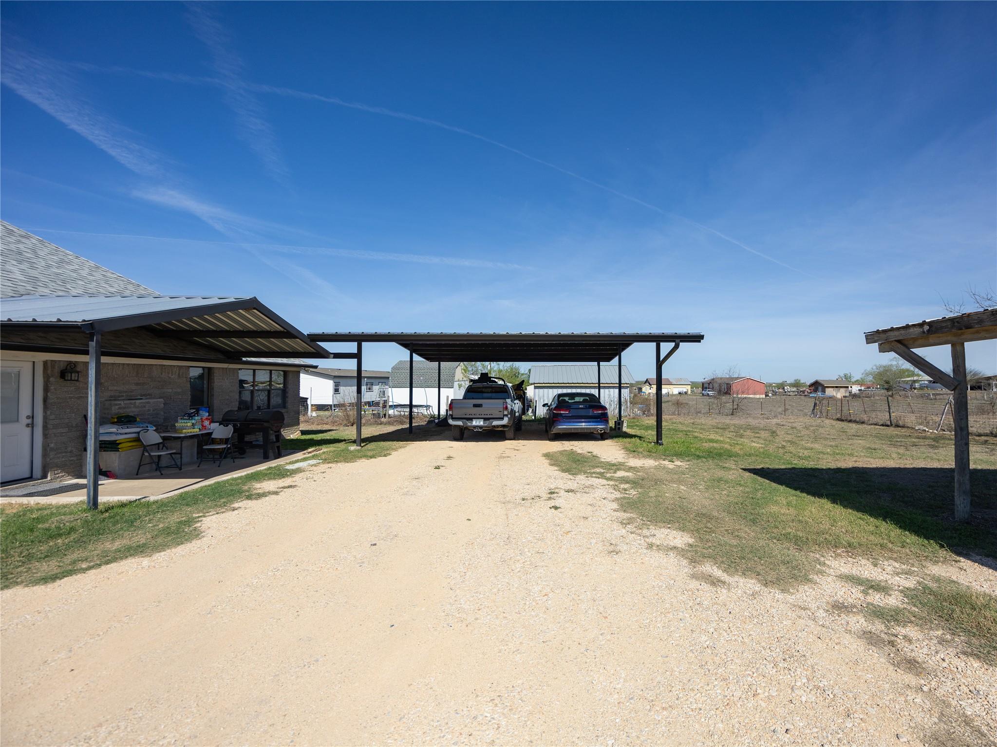 2412 Williamson Rd, Lockhart, TX 78644