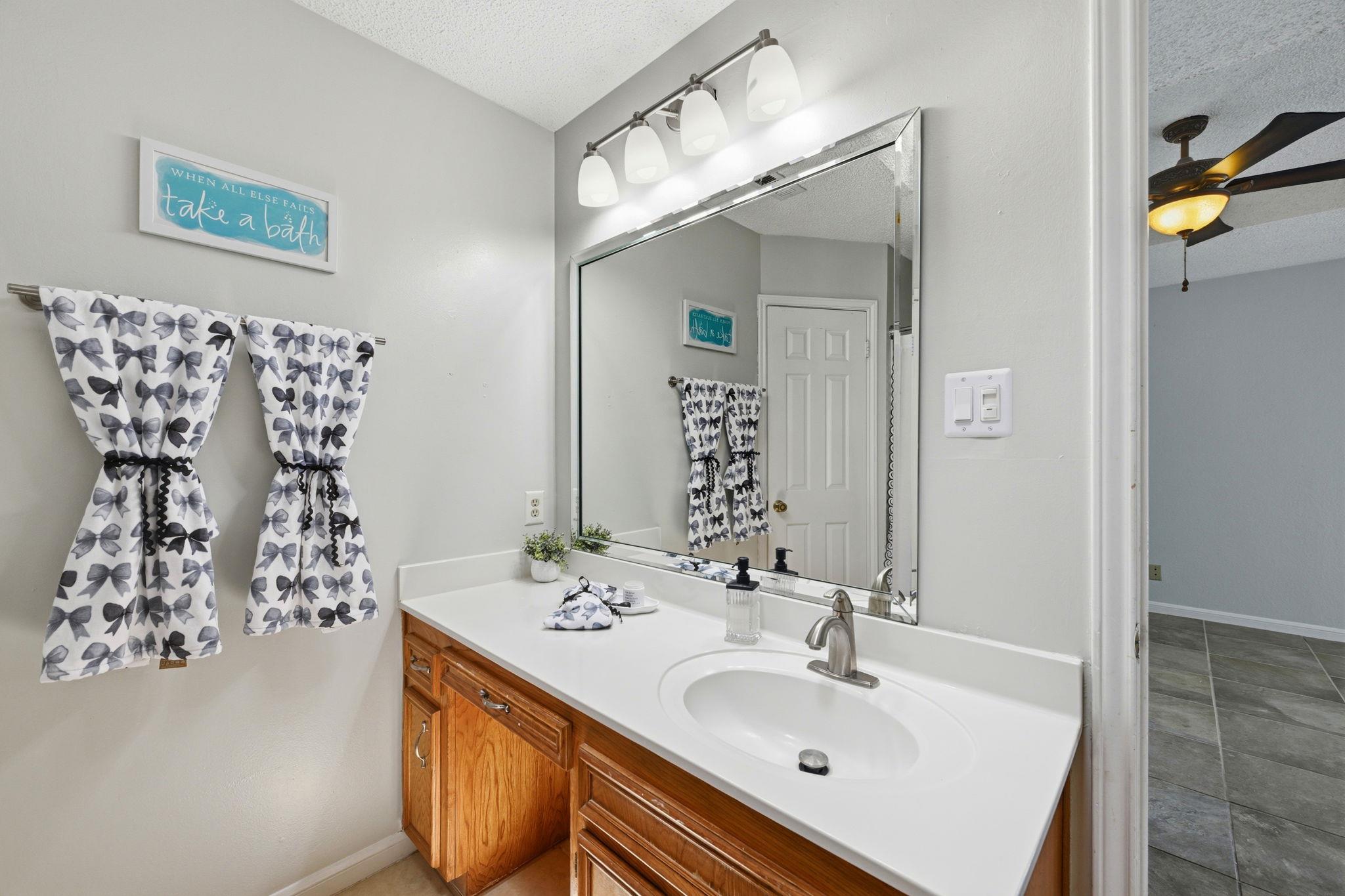 4805 Creekside Dr, Killeen, TX 76543