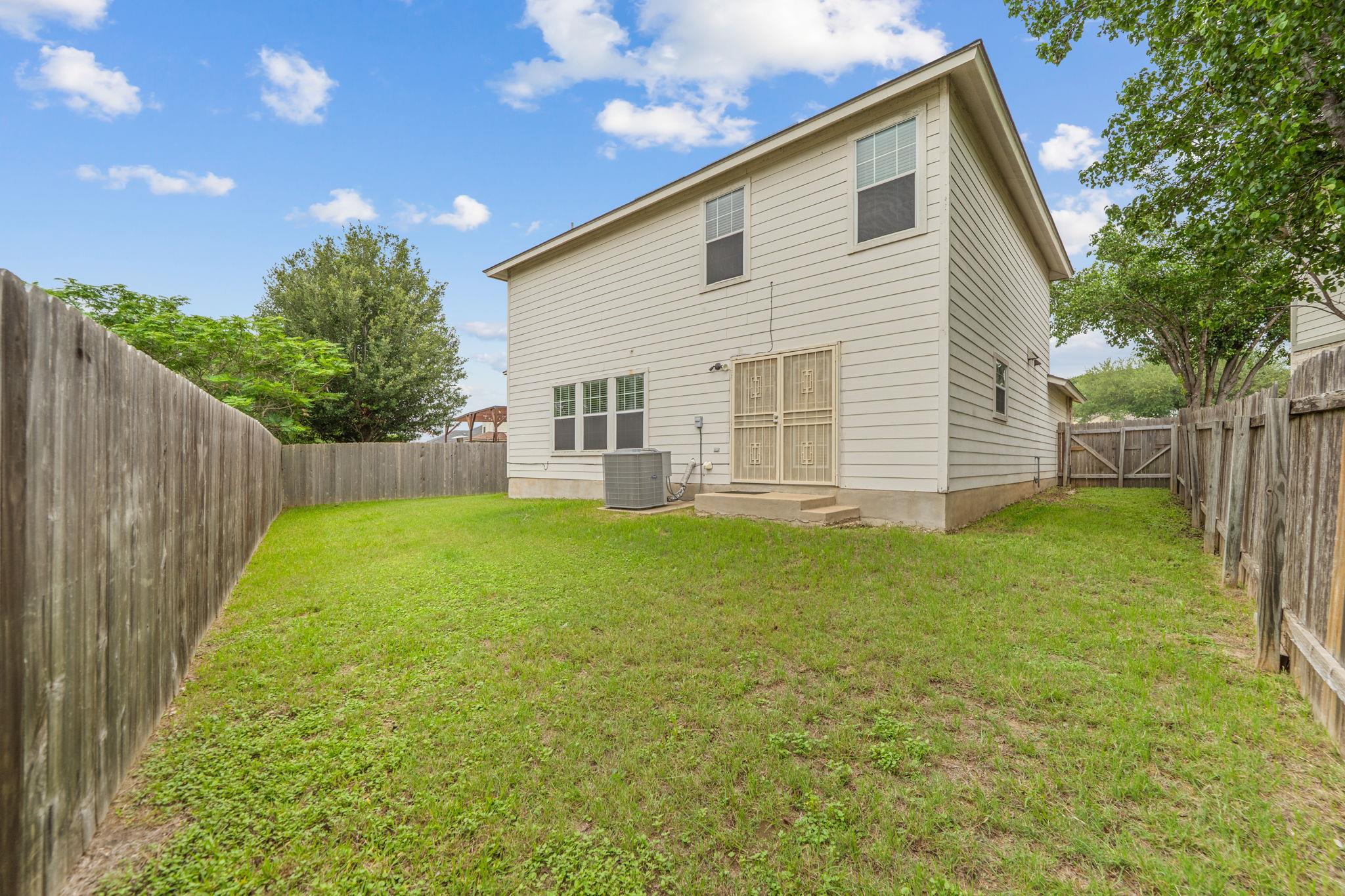 109 Comal Cv, Elgin, TX 78621