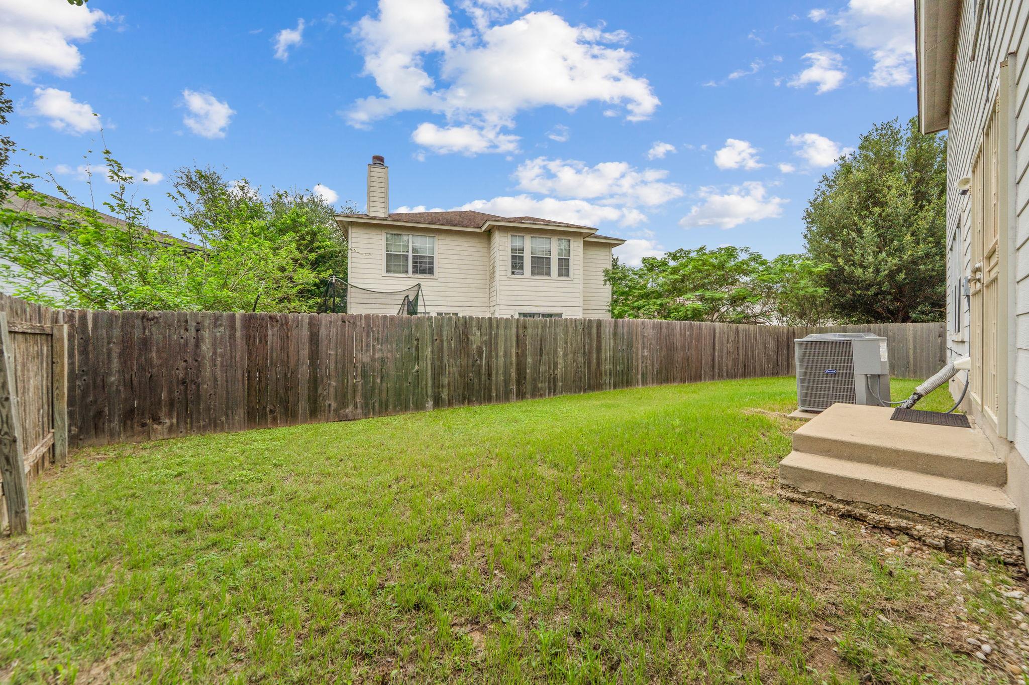 109 Comal Cv, Elgin, TX 78621