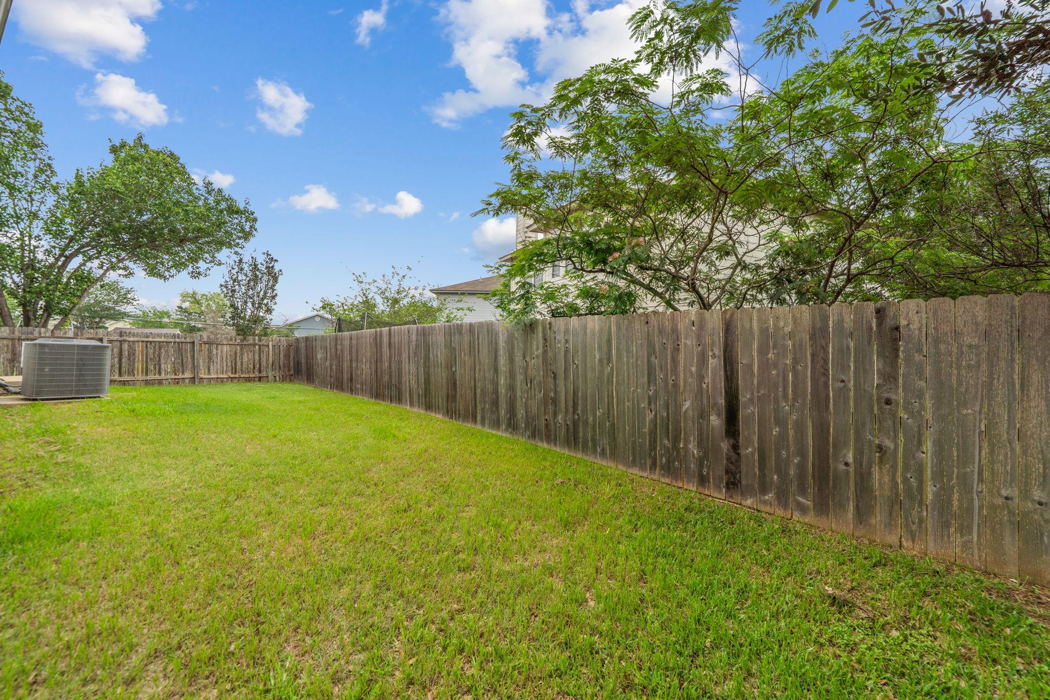 109 Comal Cv, Elgin, TX 78621