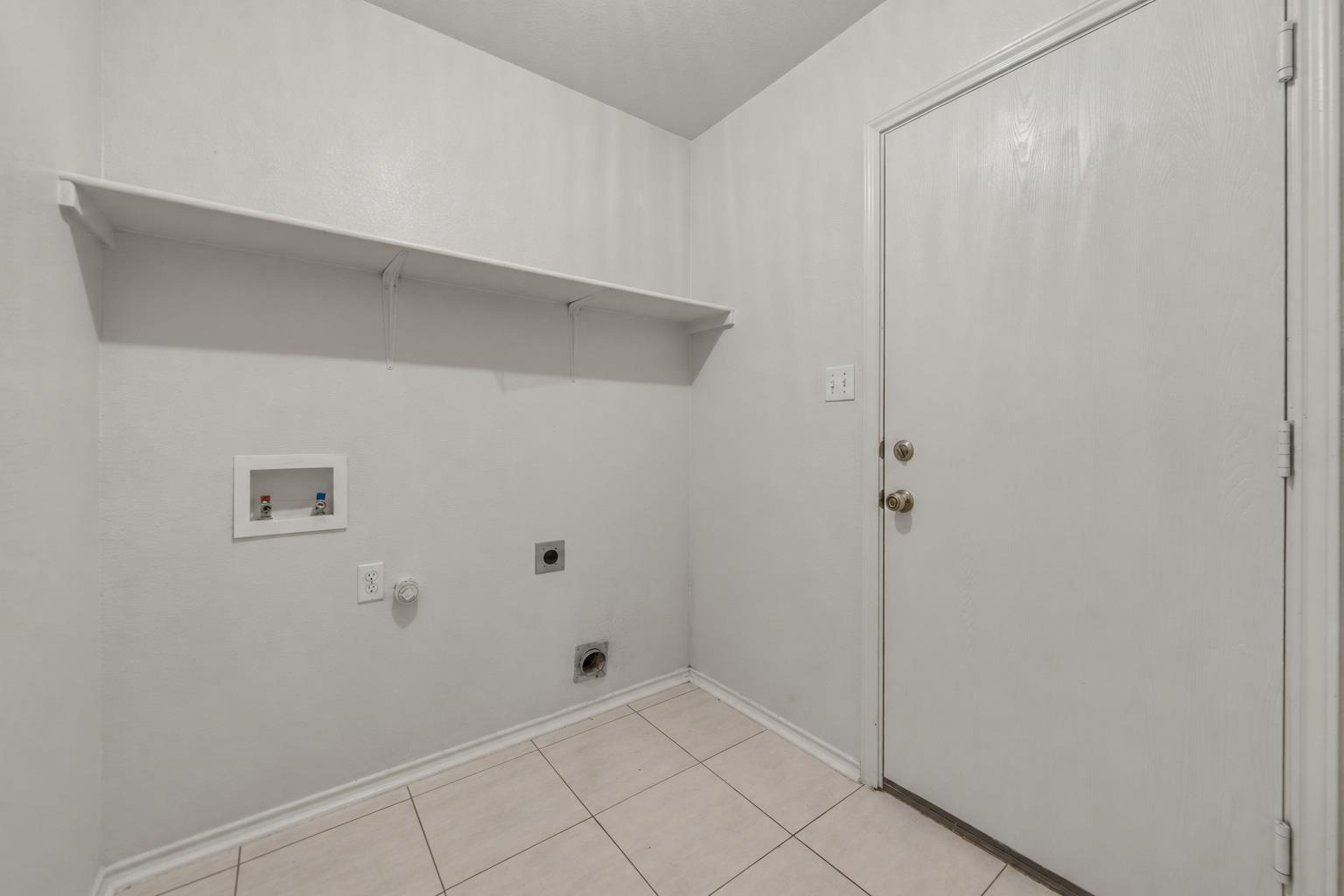 109 Comal Cv, Elgin, TX 78621