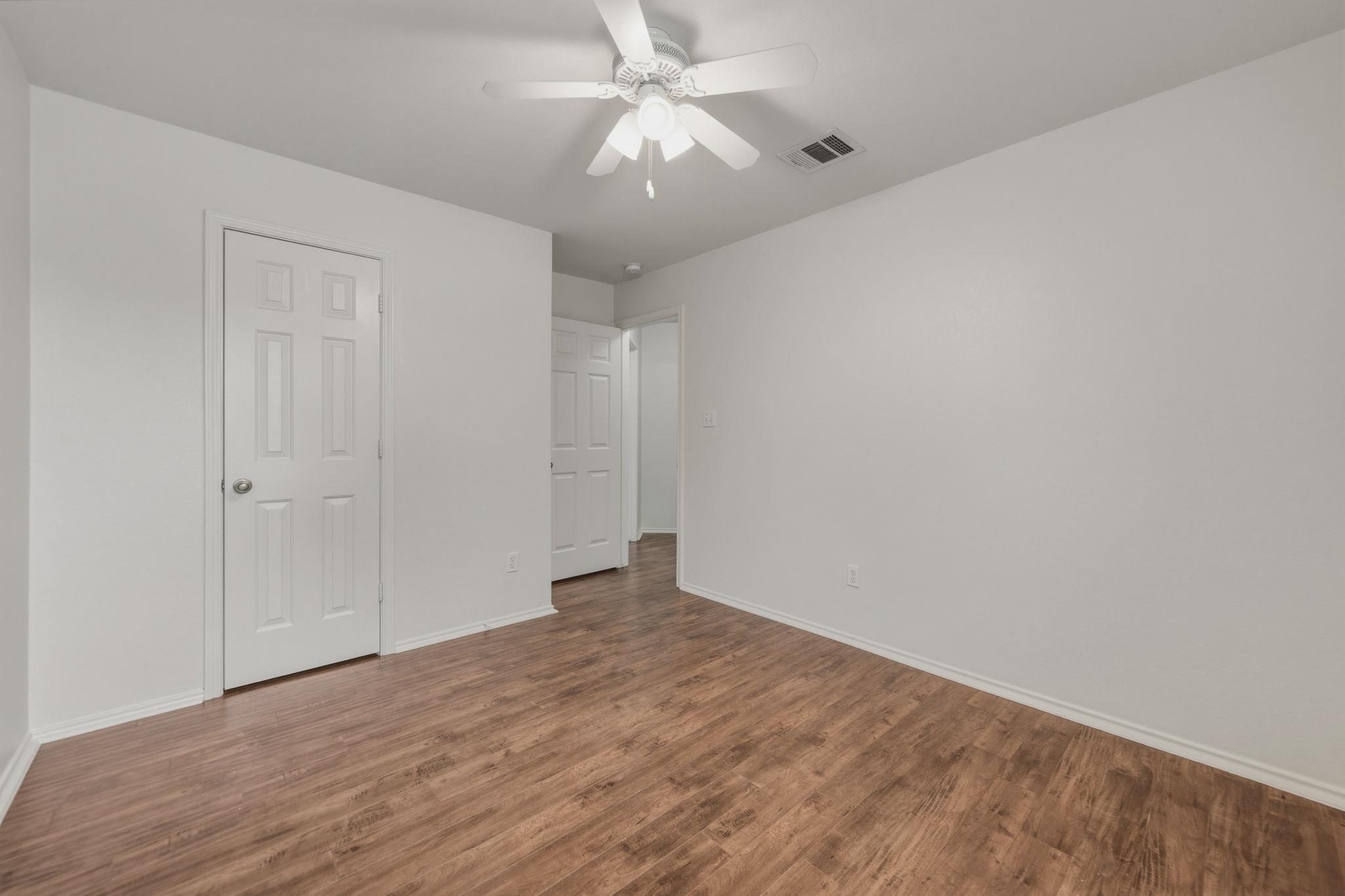 109 Comal Cv, Elgin, TX 78621