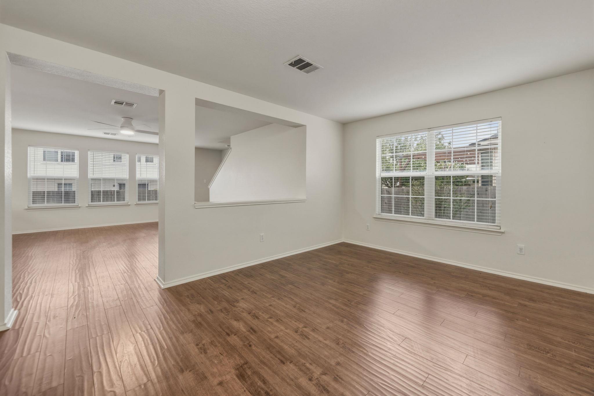 109 Comal Cv, Elgin, TX 78621